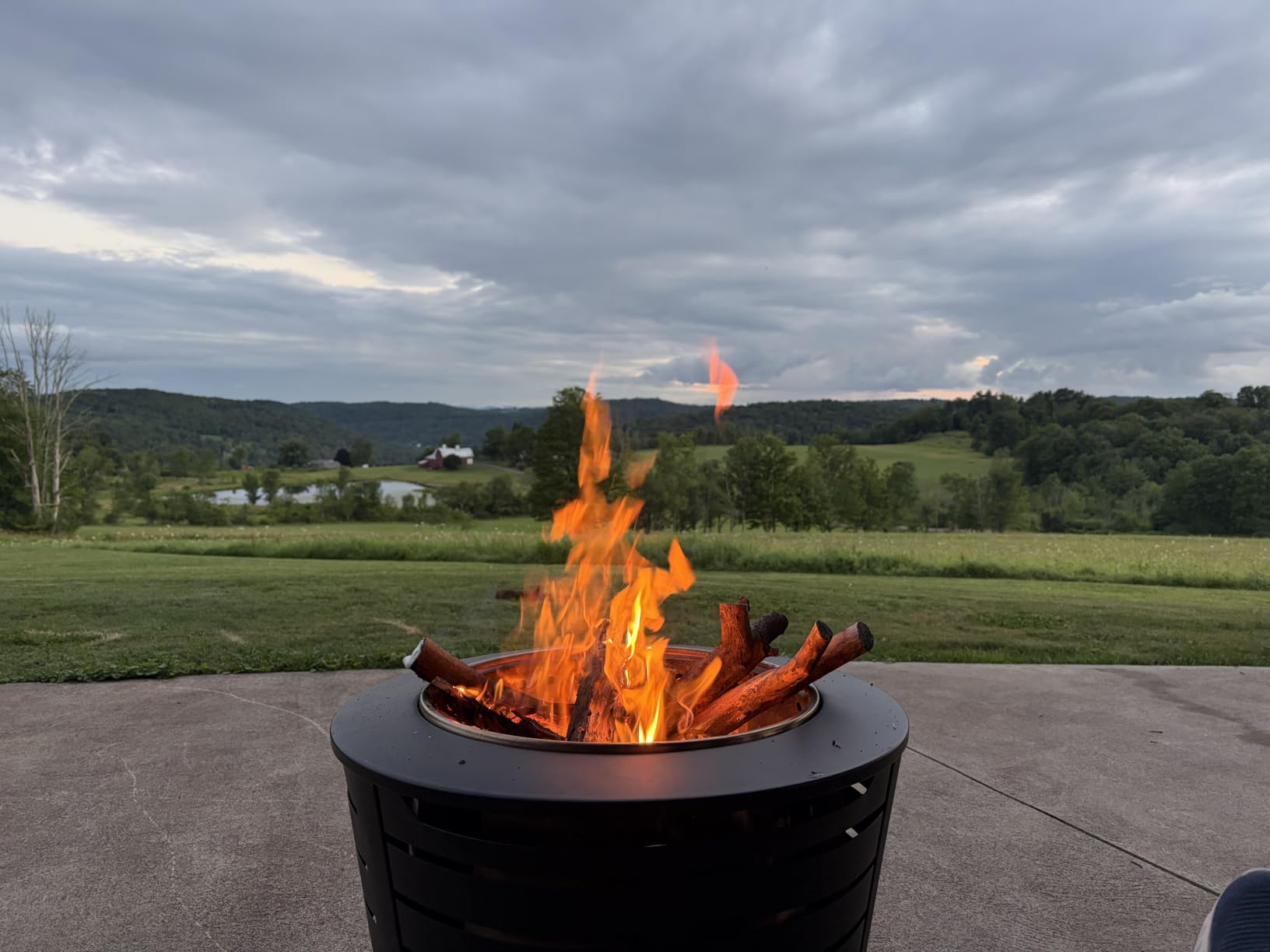 TIKI Patio Smokeless Fire Pit, 25 in Wood Burning Fire Pit with Cover | Black, Stainless Steel customer photo 2