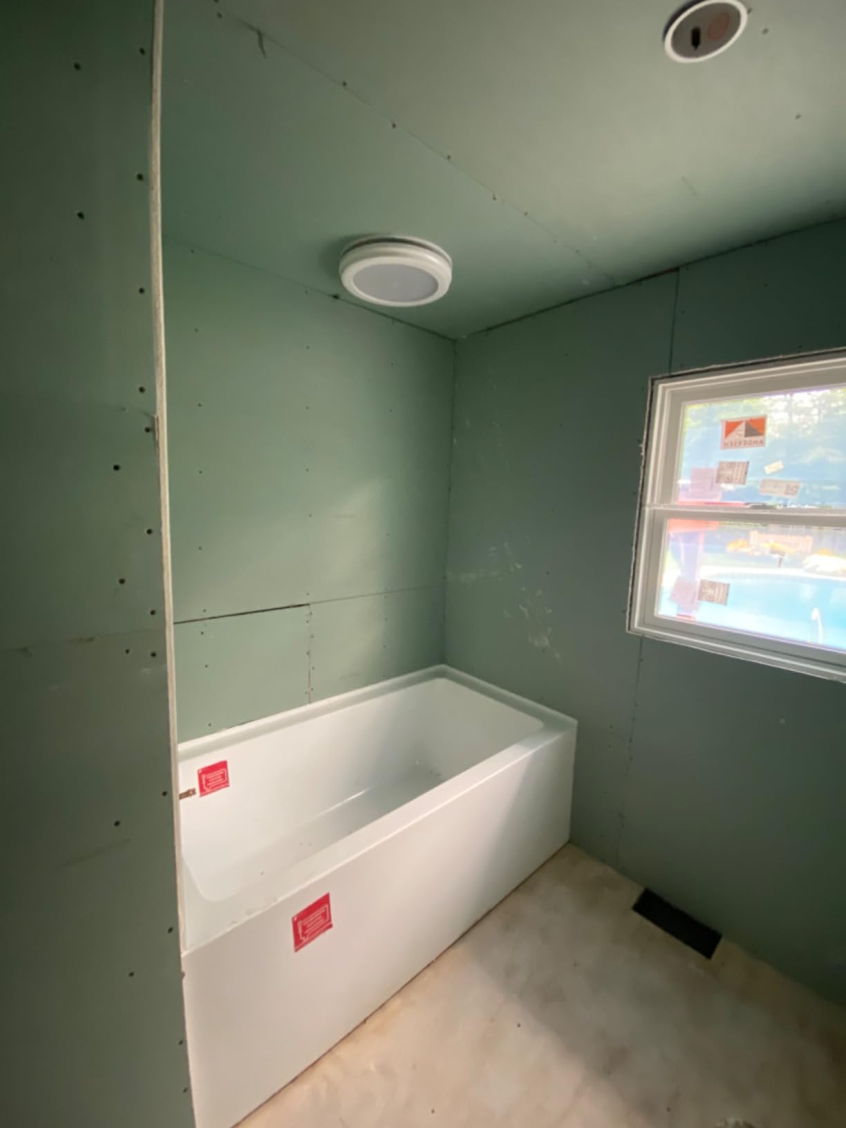 Fine Fixtures Acrylic, Fiberglass Alcove Soaking Bathtub with Integral Apron Front in Glossy White - Left Hand Drain, 60