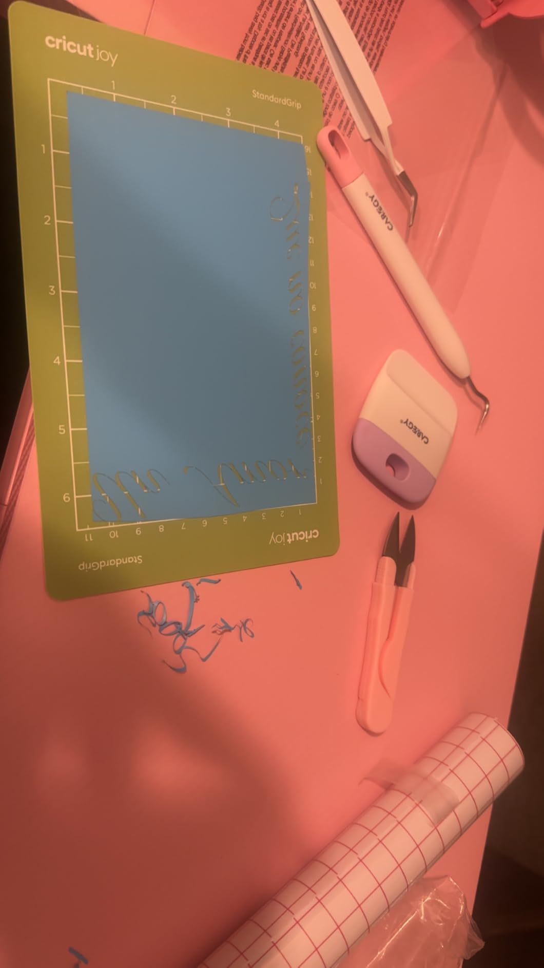 Cricut Joy Machine - A Compact,Portable DIY Smart Machine for Creating Customized Labels,Cards & Crafts,Works with Iron-on, Vinyl,Paper & Smart Materials, Bluetooth-Enabled, Blue - Used customer photo 1