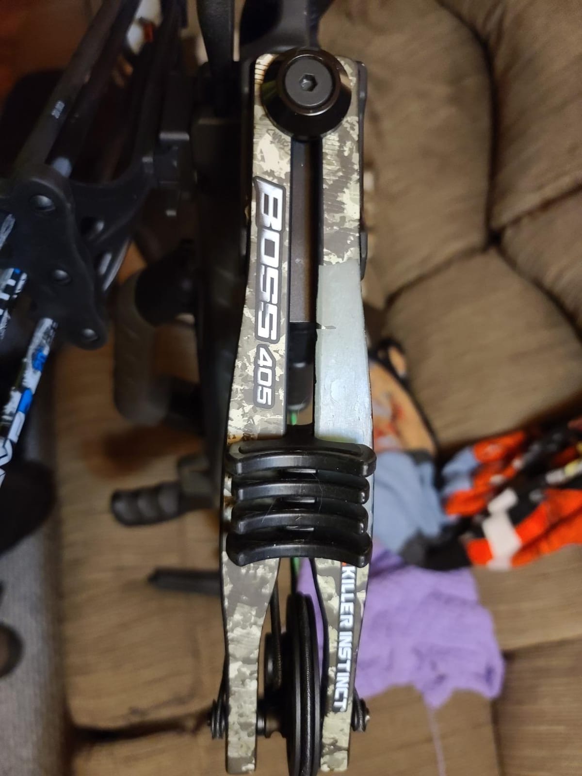 Killer Instinct Boss 405 Crossbow Pro Package with 4x32 IR-W Scope, Rope Cocker, String Suppressors, 3-Bolt Quiver, 3 Hypr Lite Bolts and Field Tips, Stick of Rail Lube customer photo 2
