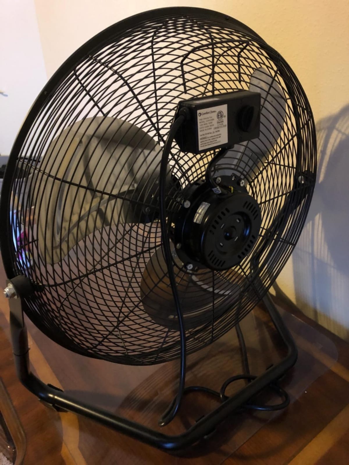 COMFORT ZONE 20-Inch High-Velocity Industrial Floor Fan customer photo 1