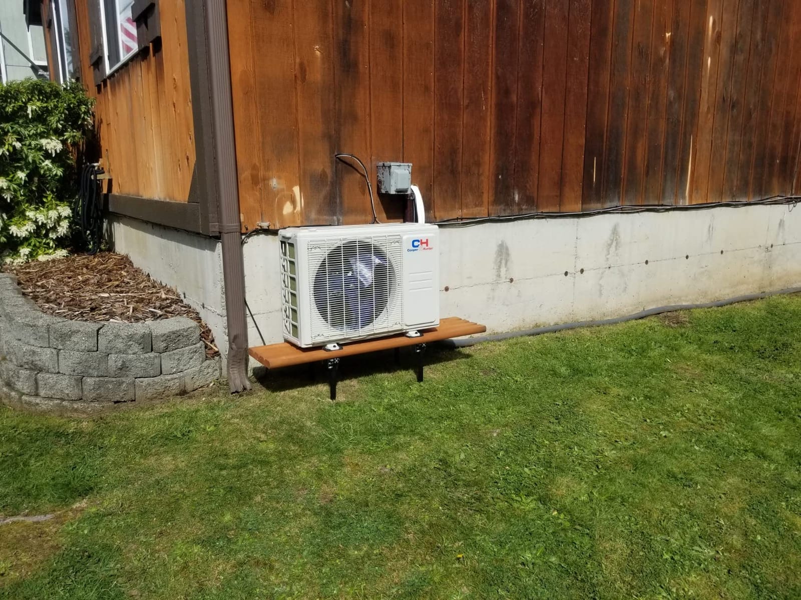 Cooper & Hunter MIA 12,000 BTU 115V Wall Mount Mini Split AC, 21.2 SEER2 customer photo 2