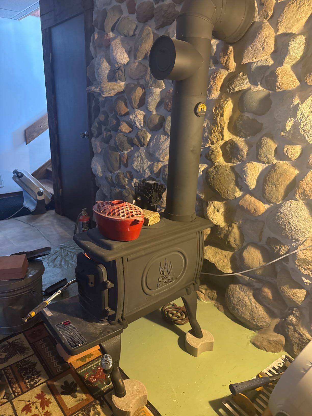 US Stove Company Cast Iron Wood Stove with Cool Touch Safety Handle, Heats up to 54,000 BTUs customer photo 1