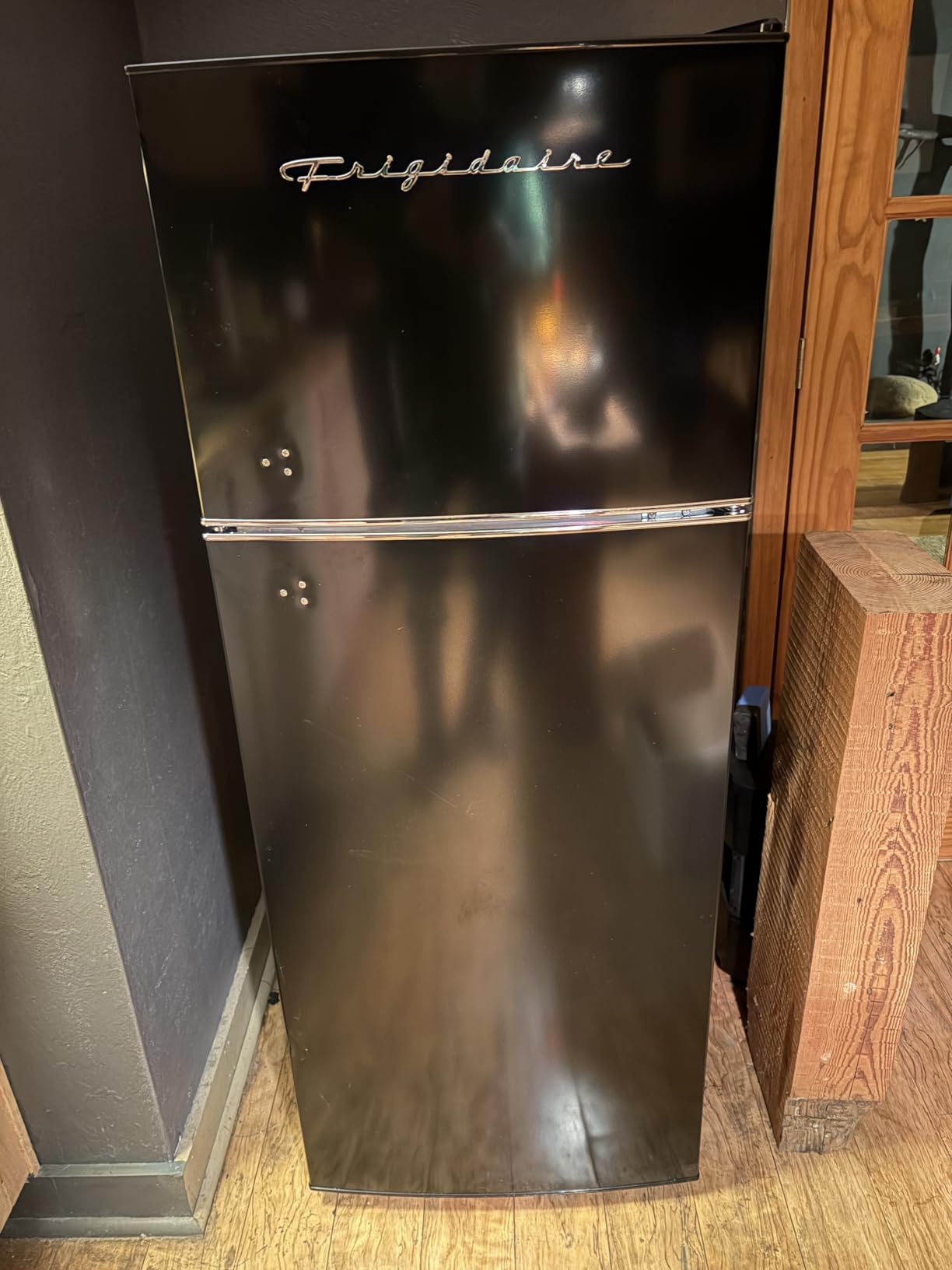 Frigidaire Retro Top Mount Upright Fridge-Freezer Combo, Apartment Size Fridge with Freezer 7.5 cu. ft. capacity - 23.2
