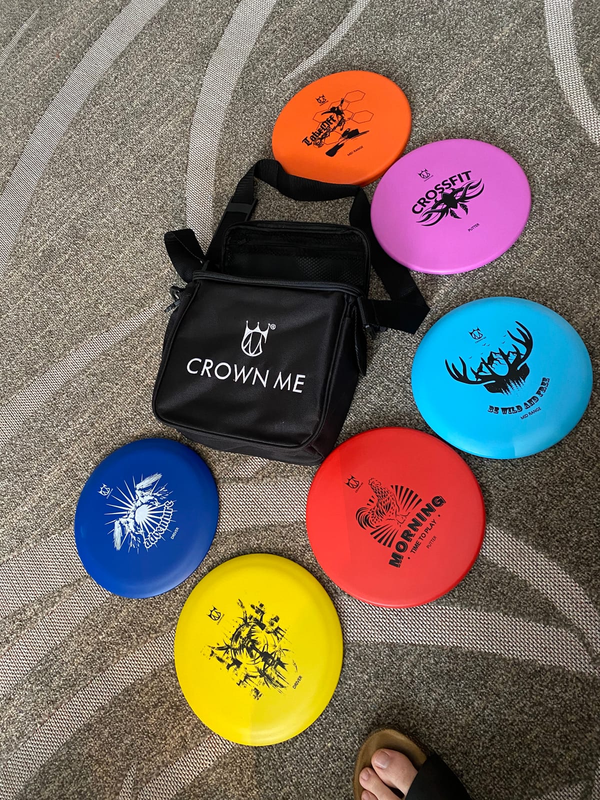 CROWN ME PDGA Approved Disc Golf Starter Set with Bag, 6-Piece Premium Flexible Plastic Flying Discs, Mini Marker, Towel, Heavy Duty Nylon Carry Bag customer photo 1