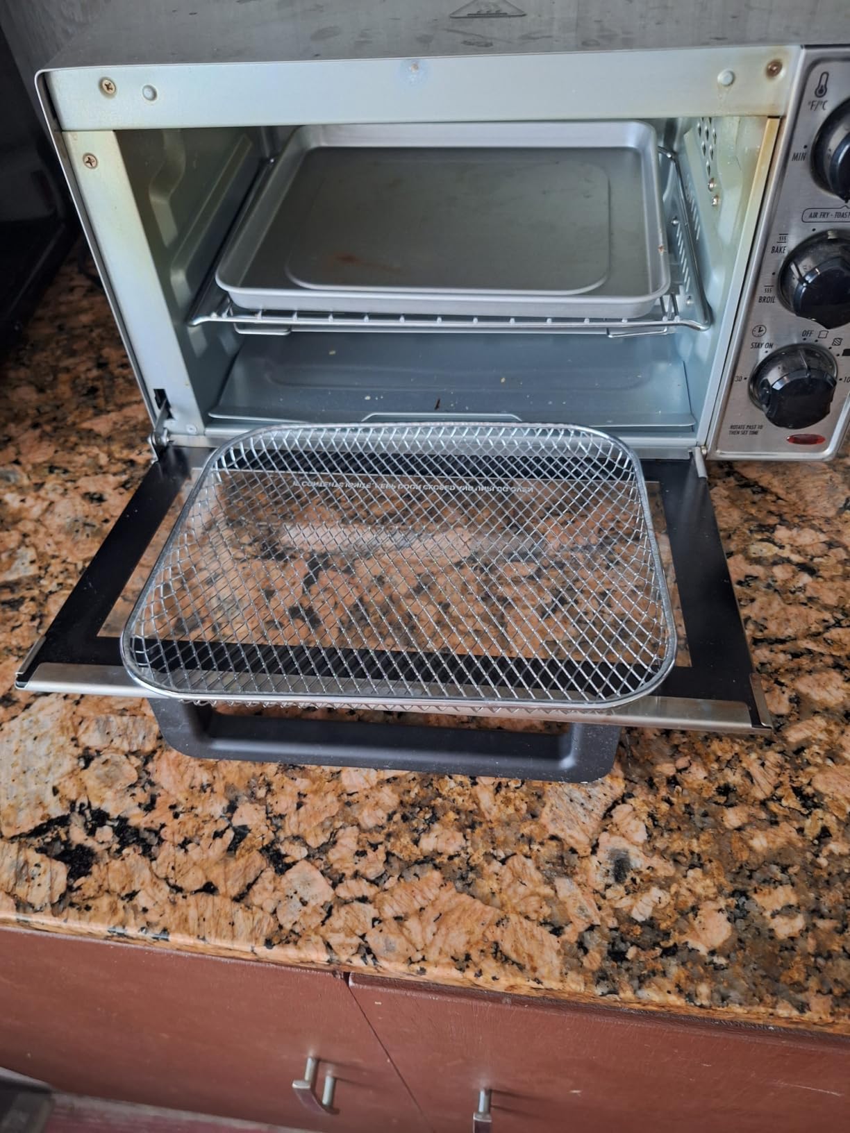 Hamilton Beach 4 Slice Countertop Air Fryer Toaster Oven Combo | Air Fry, Bake, Broil, Toast | 30 Minute Timer | Automatic Shut Off | 200 to 450ºF Adjustable Temp | Stainless Steel | 31403J customer photo 1