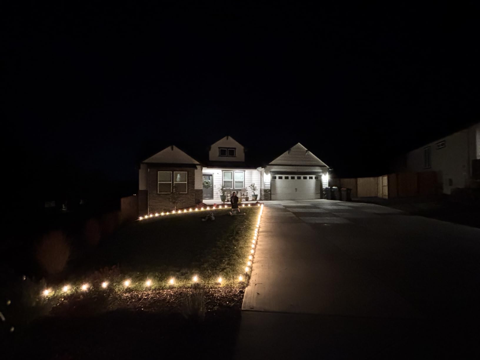 Brightown Christmas Pathway String Lights Outdoor,25.7FT C9 Pathway Light customer photo 1