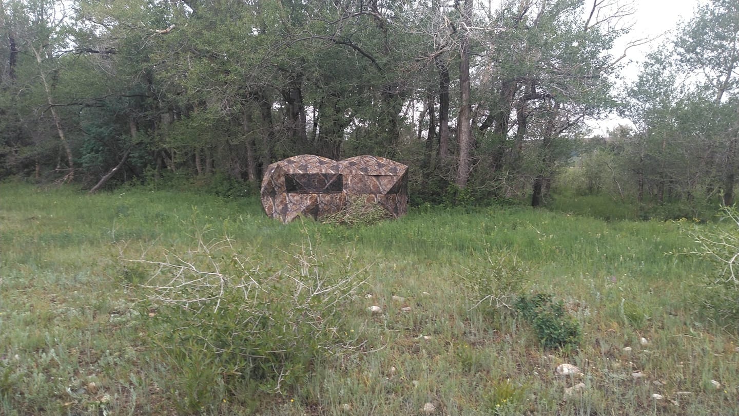 THUNDERBAY Bunkhouse Pop Up Portable 6 Person Side-by-Side Hunting Blind, Footprint: 140