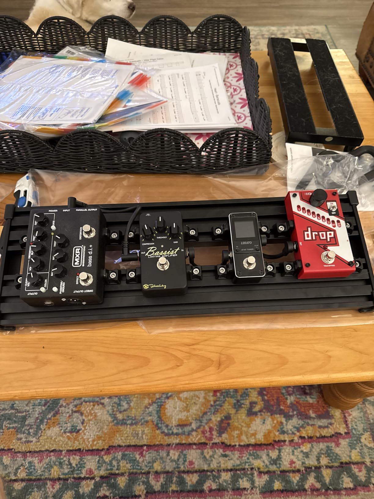 GUITTO Guitar Pedalboard, Secure Clip-On Design Aluminum Alloy Pedal Board with Carry Bag, No Adhesive Needed for Effects Pedals, for Gigs and Rehearsals, GPB-03 Large customer photo 1