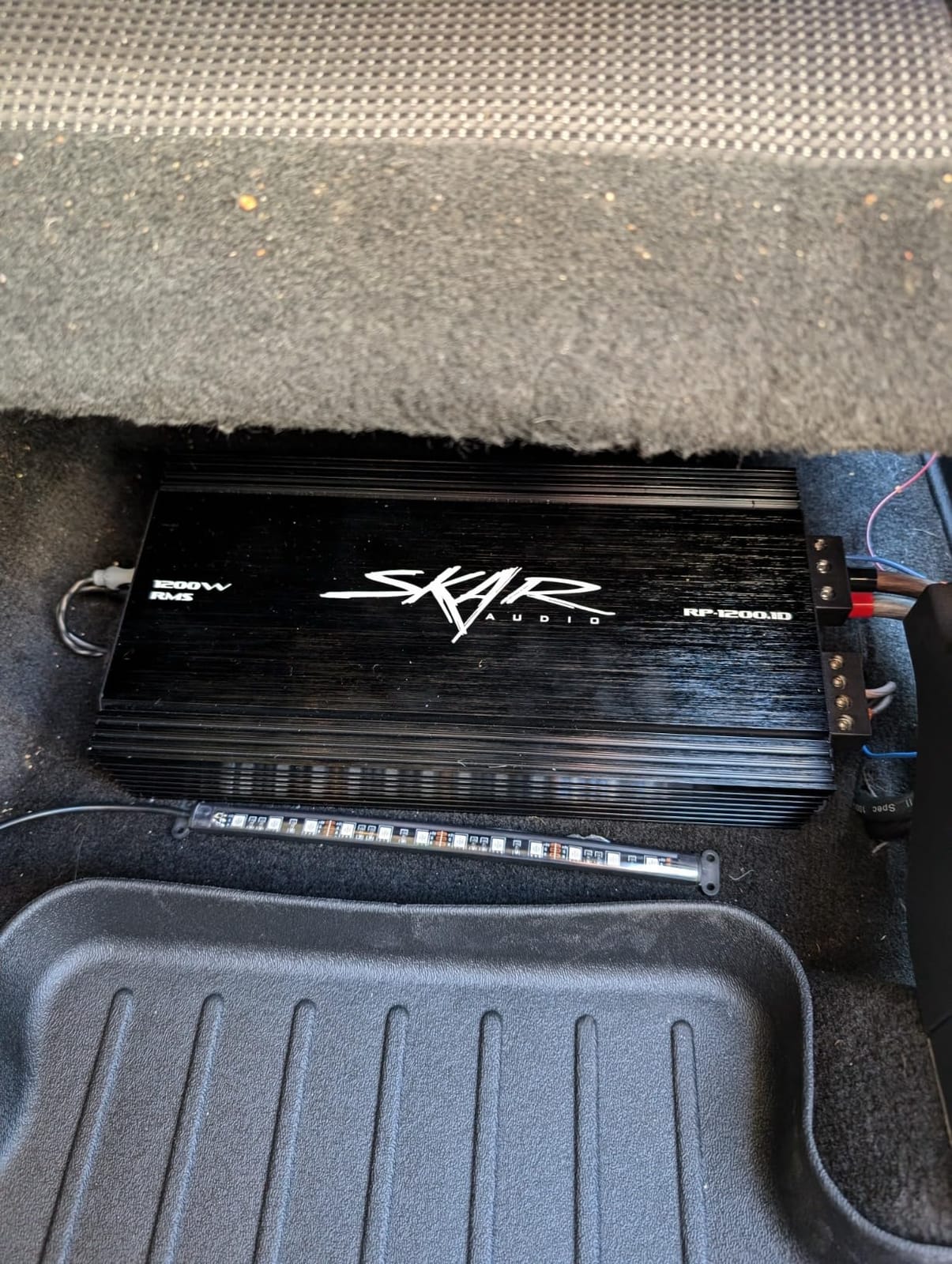 Skar Audio Dual 10