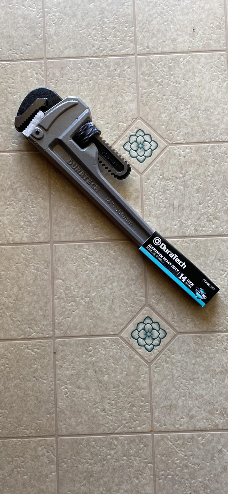 DURATECH 18-inch Aluminum Straight Pipe Wrench, Adjustable Plumbing Wrench customer photo 1