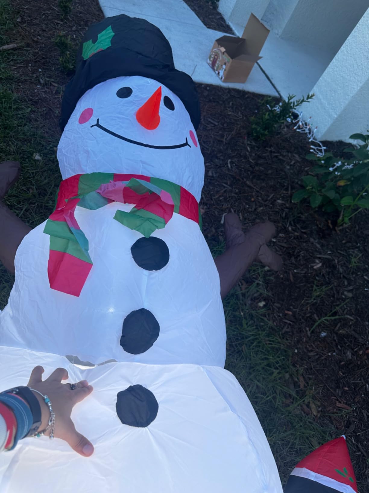 OurWarm 6ft Christmas Inflatables Christmas Decorations Outdoor, Inflatable Snowman Penguin Blow Up Yard Decorations with Rotating LED Lights for Indoor Outdoor Christmas Decorations Yard Garden Decor customer photo 1