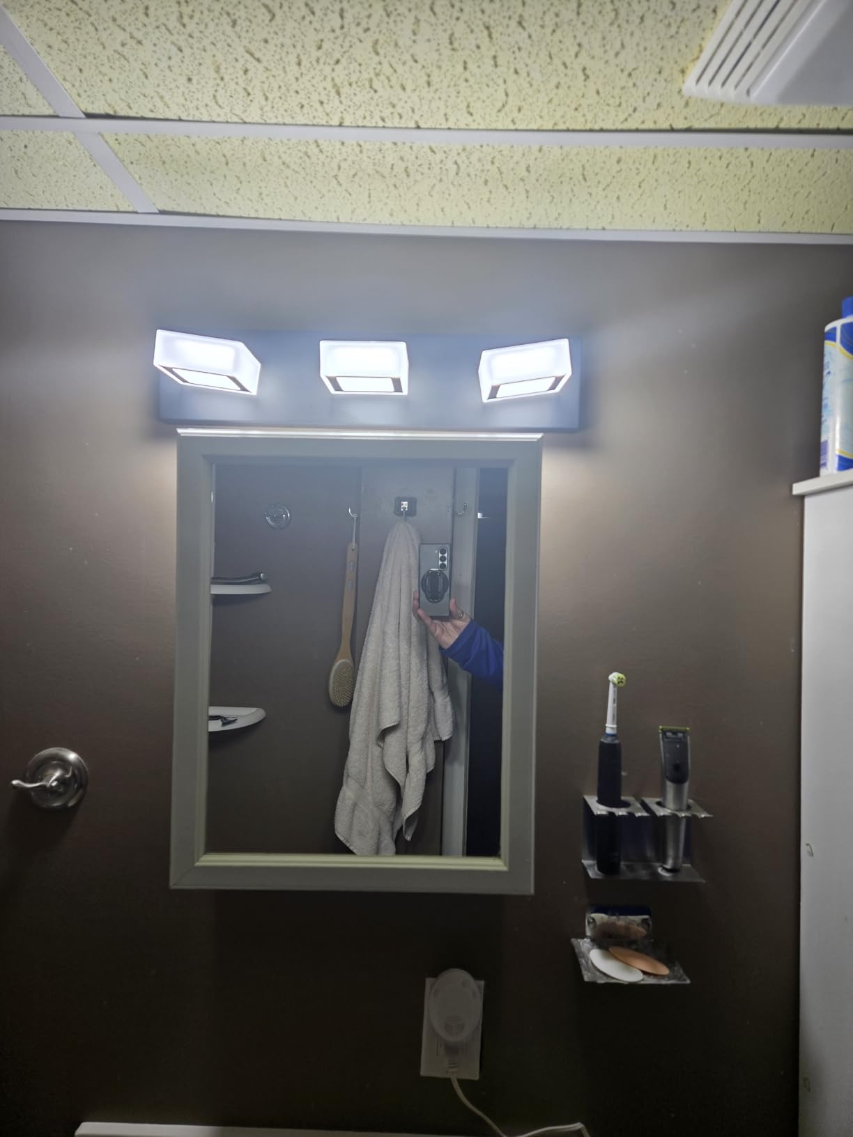 Ralbay LED Black 4 Lights Acrylic Lighting Fixtures Modern Matte Black Bathroom Vanity Lights customer photo 1