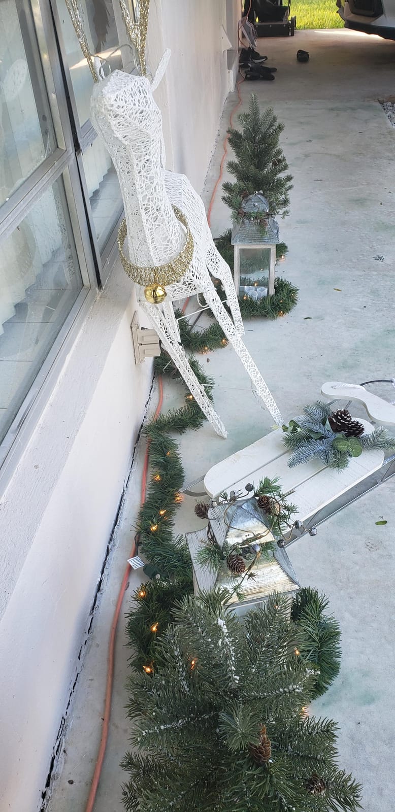 EAMBRITE 48” Pre-Lit Christmas Reindeer Outdoor Decorations Lighted Deer customer photo 2