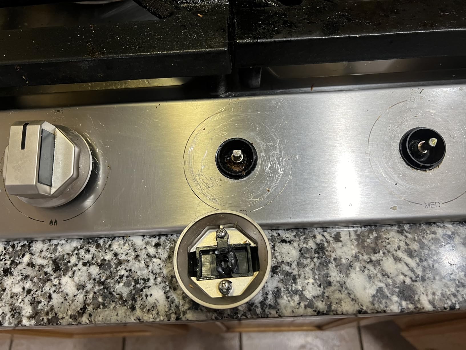 FOTILE GLS30501 30” Stainless Steel 5-Burner Gas Cooktop, Tri-Ring 22,000 BTUs Center Burner with Flame Failure Protection Removable Grates and Installation/LP Kit customer photo 2