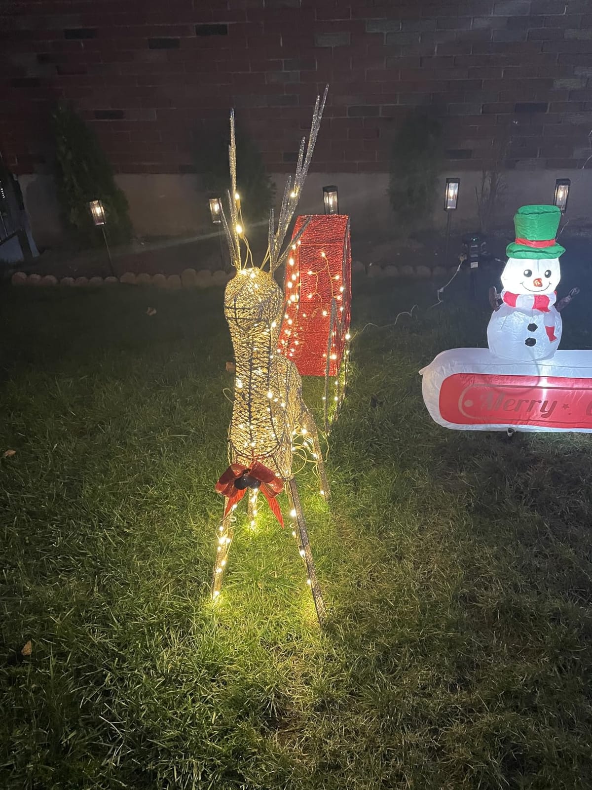 Best Choice Products Lighted Christmas 4ft Reindeer & Sleigh Holiday Outdoor Yard Decoration Set w/ 205 LED Lights, Stakes, Zip Ties - Gold customer photo 1