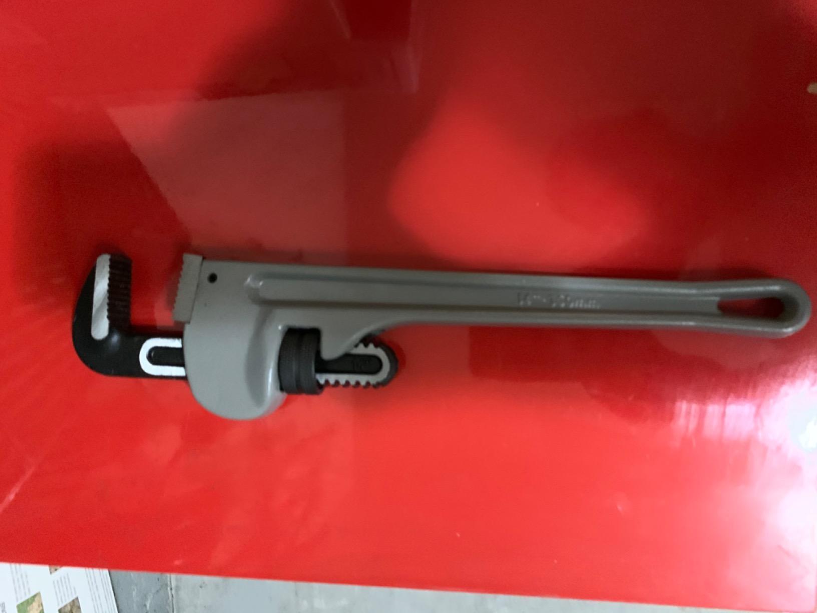 MAXPOWER 36-inch Pipe Wrench, 4.7” Jaw Opening, Aluminum Plumbing Wrench | Heavy Duty Straight Pipe Wrench customer photo 2