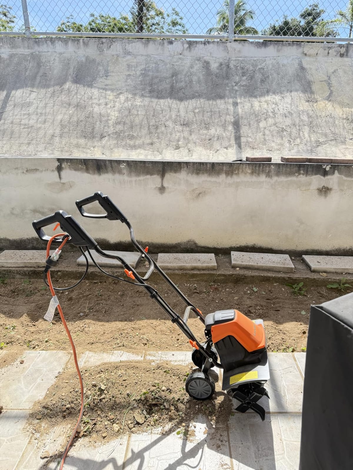 LawnMaster 13.5 Amp 18” Electric Tiller – TE1318M customer photo 1