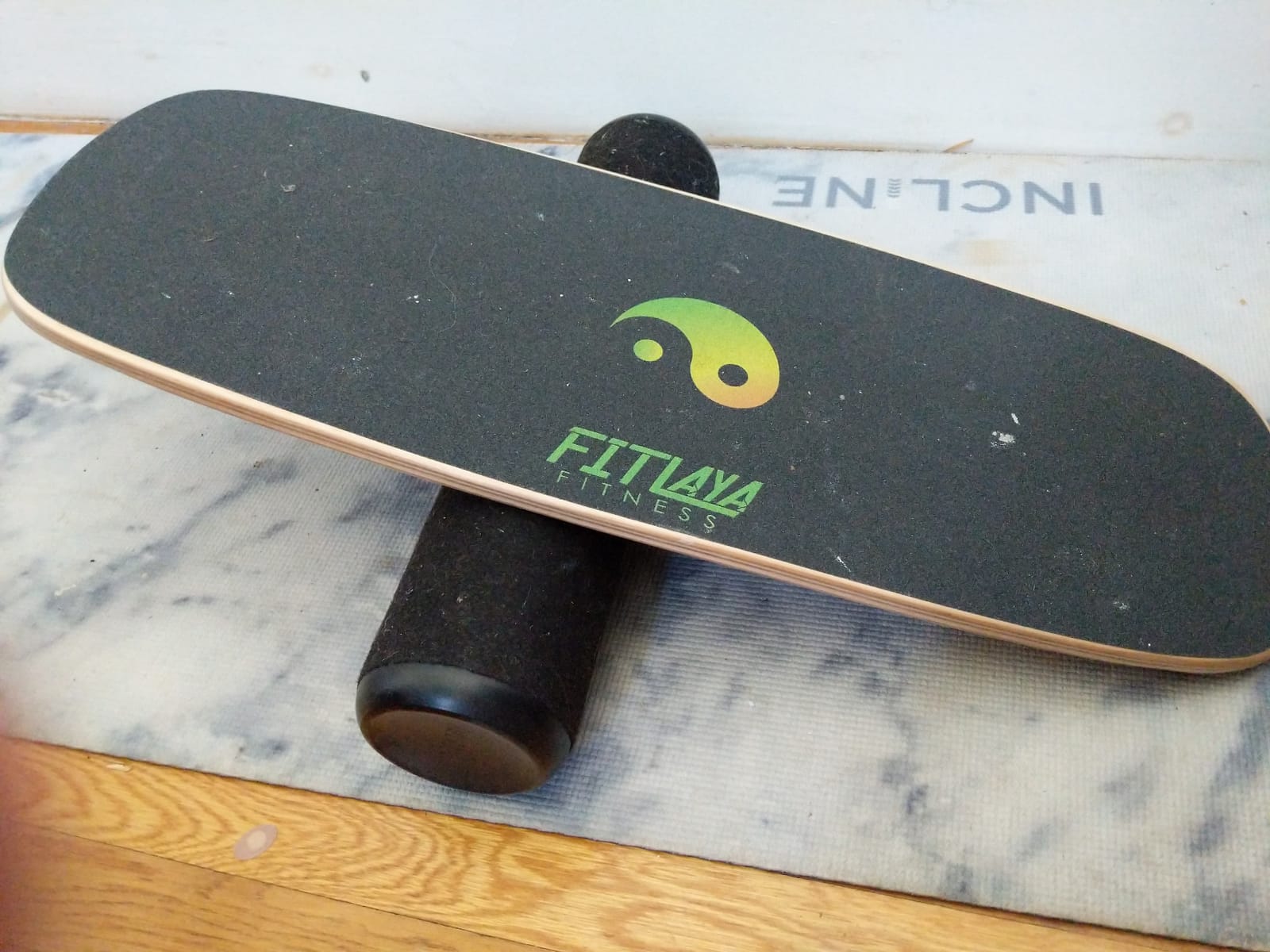 Fitlaya Fitness Balance Board Trainer Wooden Training Equipment for Fitness Workout, Hockey, Skateboarding, Surfing and Snowboarding customer photo 1