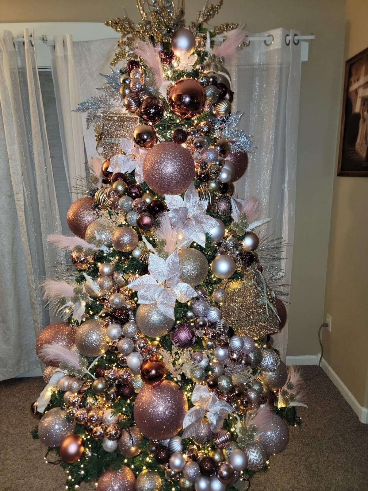 Casafield 7.5FT Realistic Green Spruce Unlit Artificial Holiday Christmas Tree with Sturdy Metal Stand customer photo 2