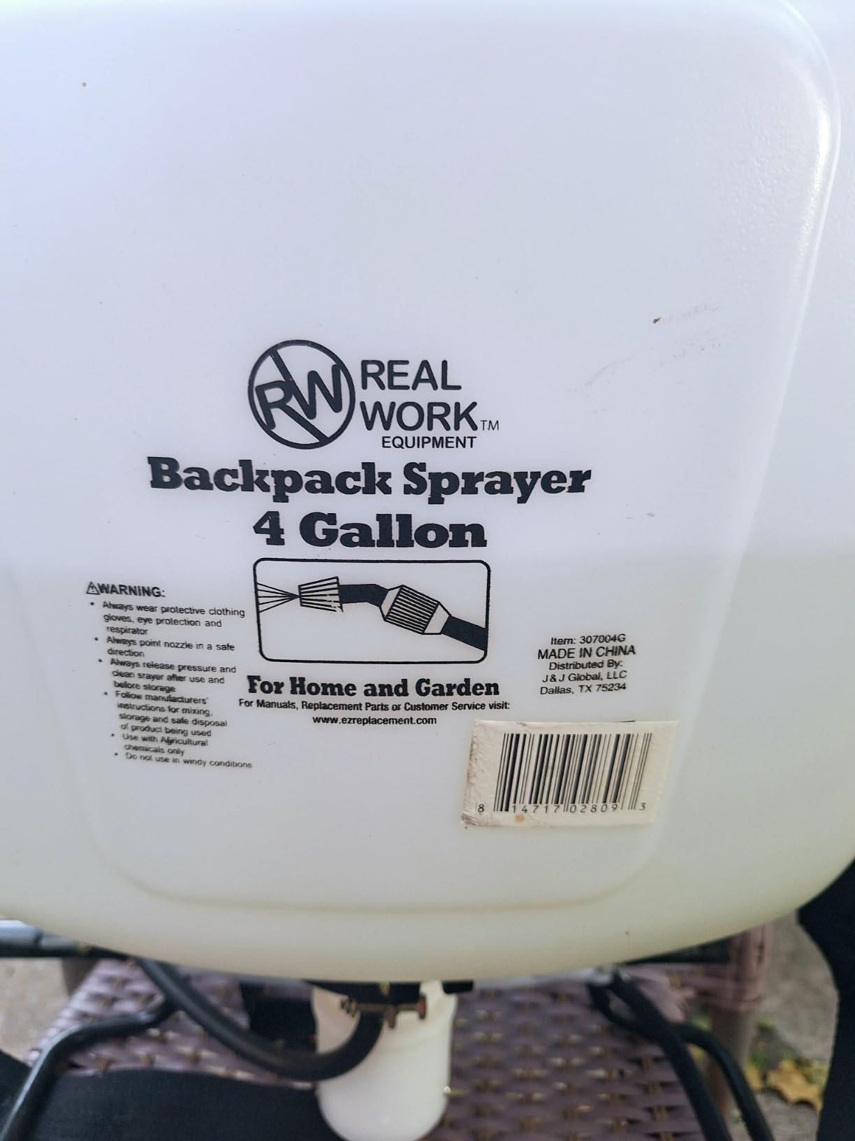 REALWORK 4-Gallon Backpack Sprayer with Padded Shoulder Strap for Pests & Weeds, Watering Garden, and Spraying Plants, in Translucent White customer photo 1