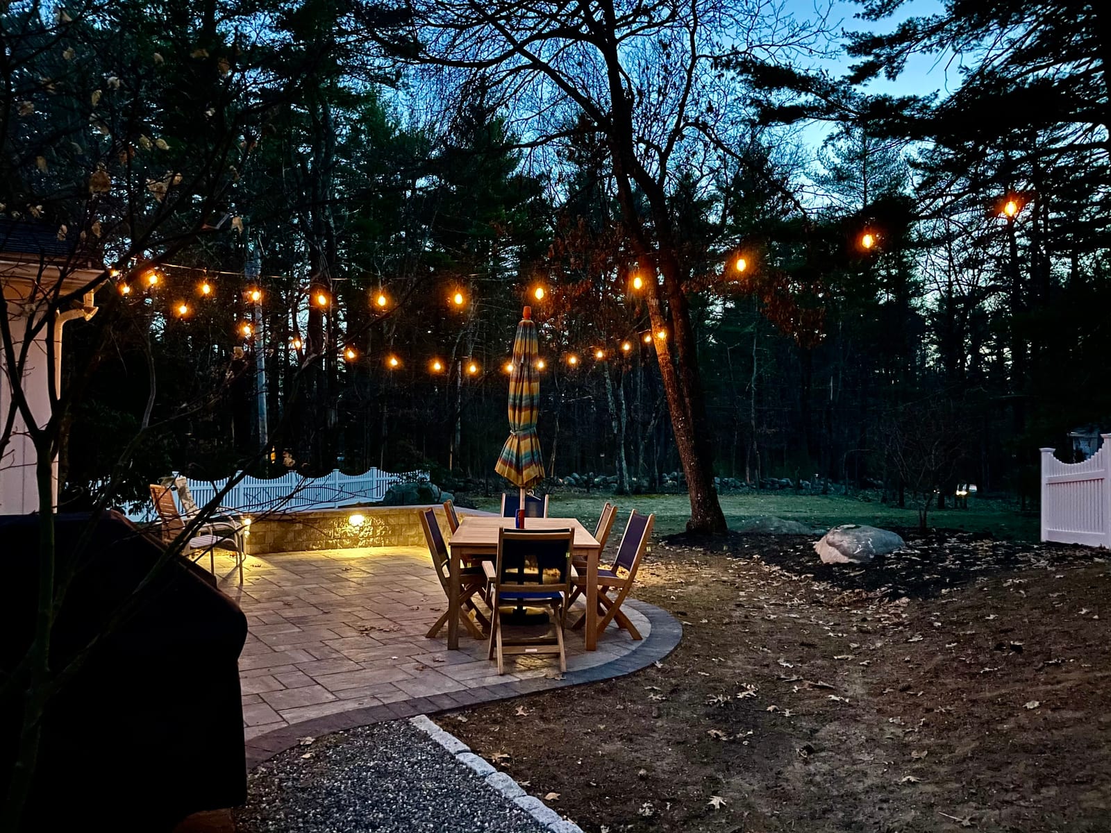 Minetom Icicle Lights Outdoor with Clips, 20ft 100 LED 20 Tubes Twinkling White Christmas String Lights, Connectable Waterproof Hanging Icicle String Light Plug in for Eave Holiday Outdoor customer photo 2