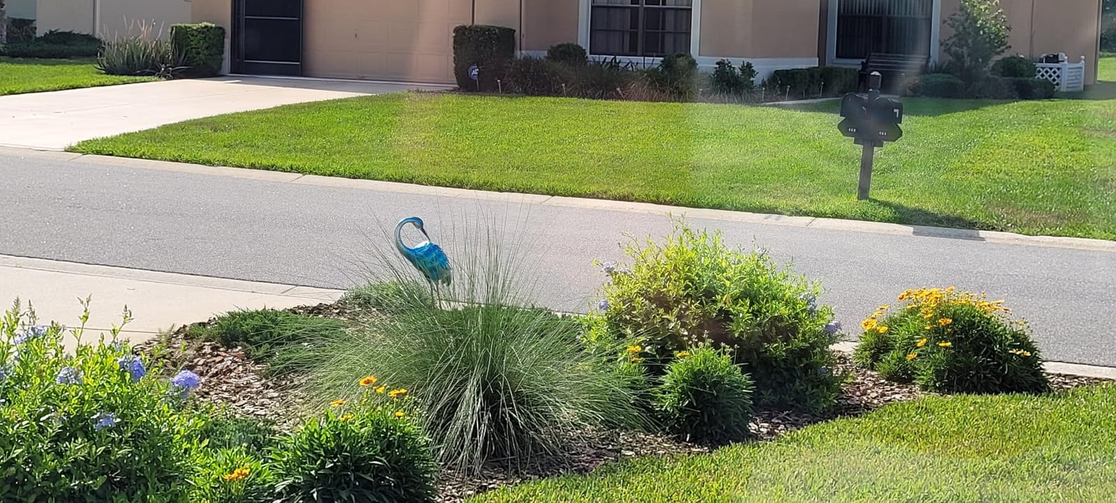 chisheen Crane Garden Statues, Metal Garden Crane Outdoor, Blue Heron Sculpture Metal Yard Art, Large Heron Decoy, Bird Statues, Lawn Ornaments for Backyard Pond Patio Porch Outside Decorations customer photo 1