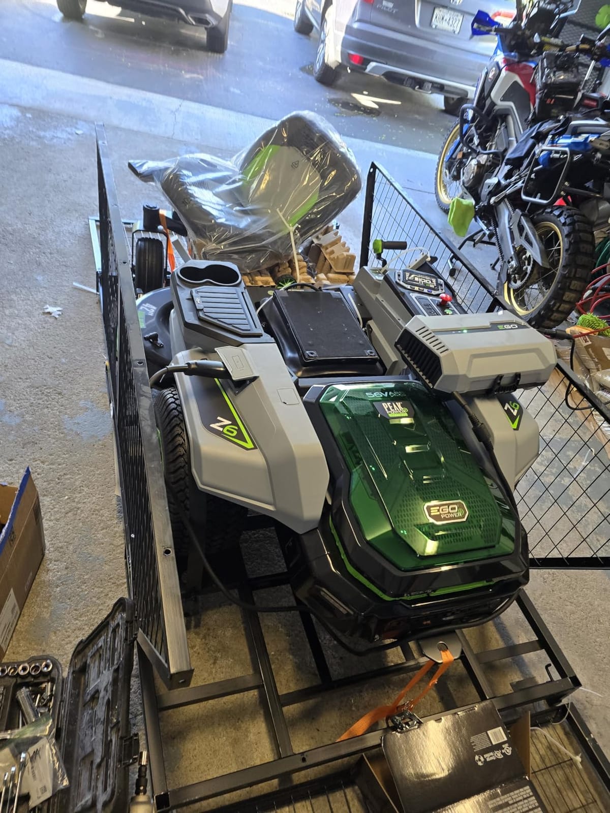 EGO Power+ Electric Riding Lawn Mower, 42 inch Deck with Zero Turn Radius, Includes (4) 56V 10.0Ah Batteries and Charger - ZT4204L customer photo 1