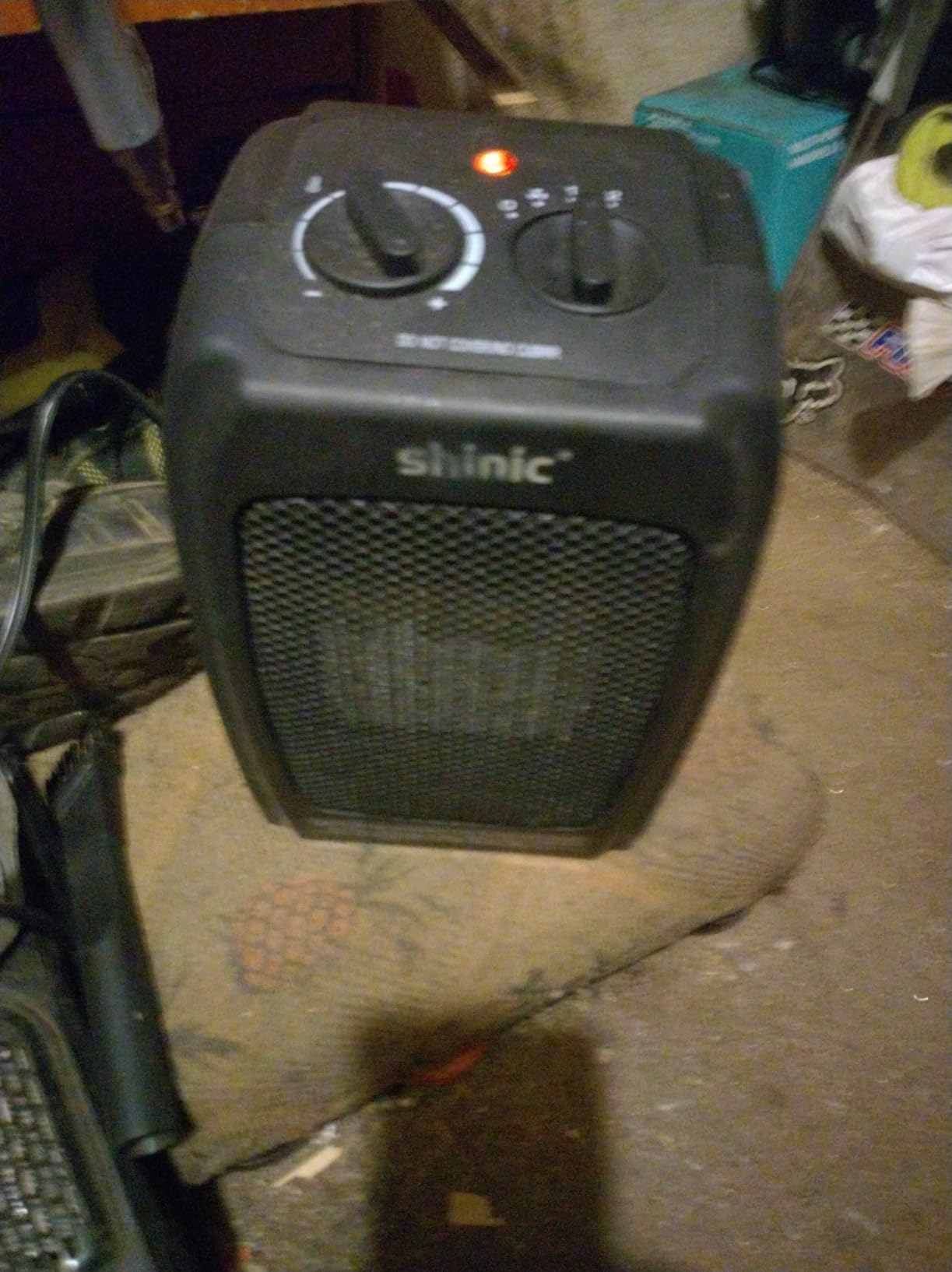 shinic Space Heater for Indoor Use, 1500W/900W Ceramic Space Heater, 1s Fast Heat, Overheat and Tipover Protection, Portable Electric Heater, Quiet Office Small Room Desk Heater, Black customer photo 1