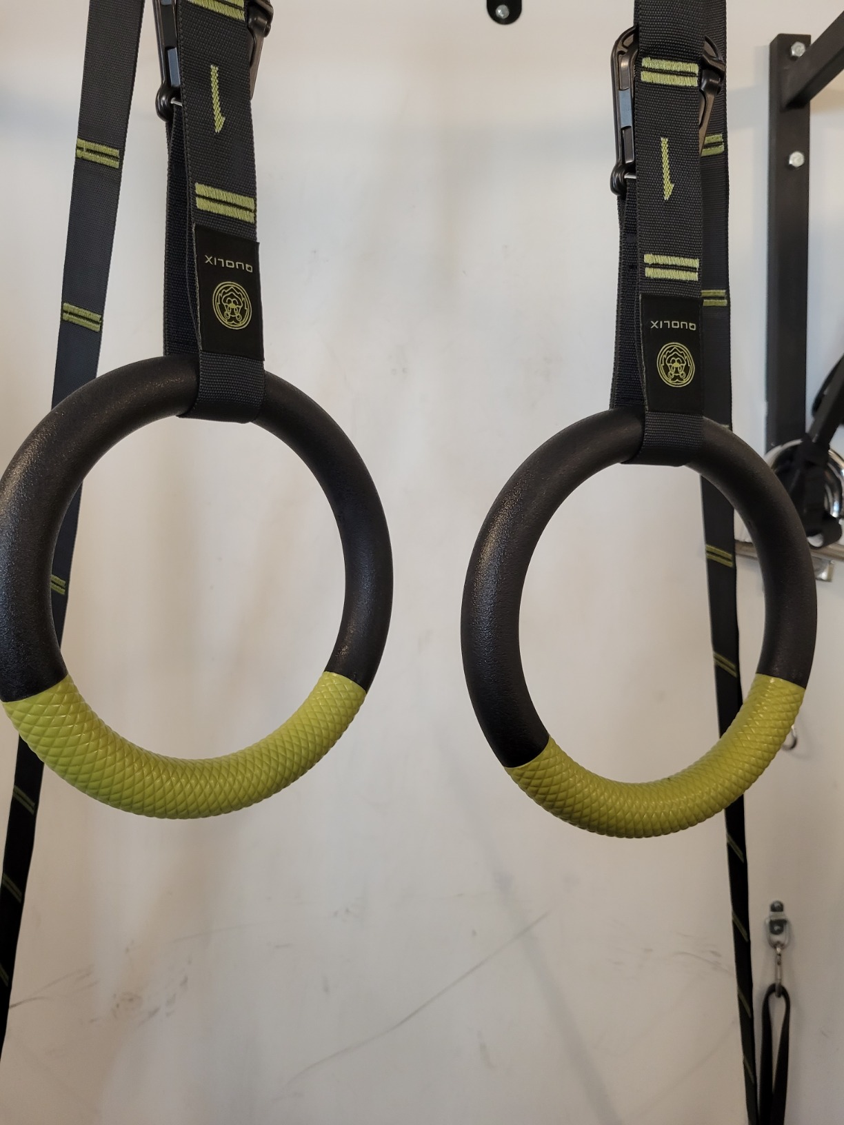QUOLIX Gymnastic Rings with Adjustable Straps, Non-Slip Pull Up Rings with Straps, 1300lbs Exercise Rings with Straps for Home, Gymnastics Rings for Home Gym, Workout, Exercise, Training, Calisthenic customer photo 1