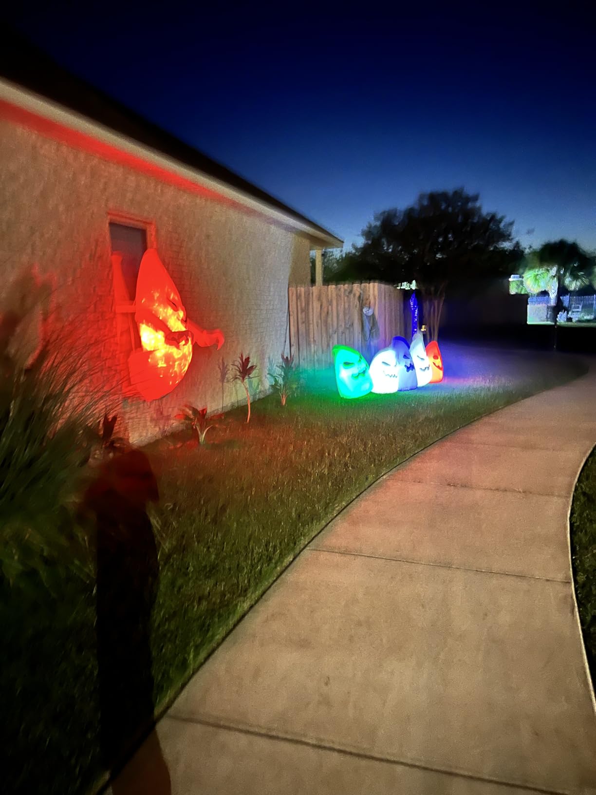 6 FT Christmas Outdoor Inflatable Decorations, Blow Up Christmas Tree with LED Light for Xmas Holiday Party Garden, Yard, Lawn Decor customer photo 2