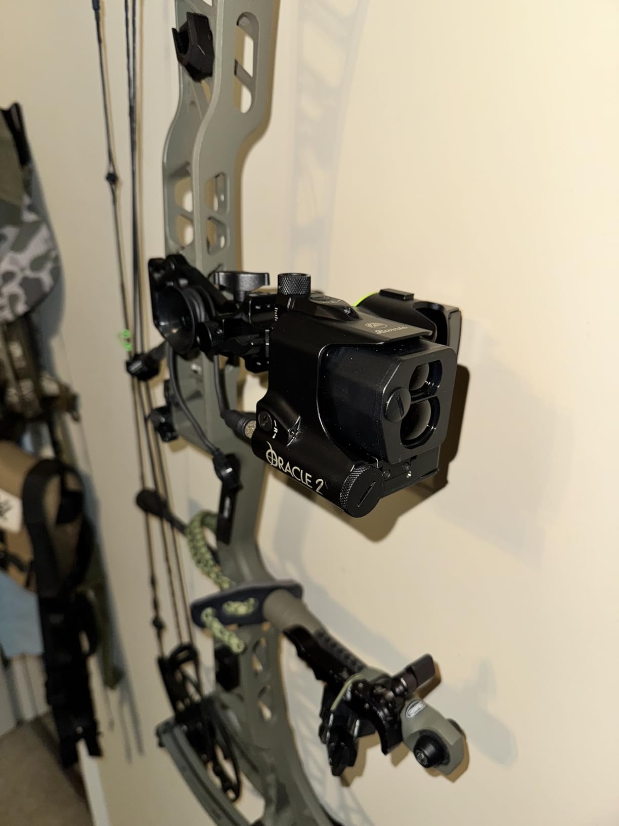 Burris Optics Oracle 2 Rangefinder Bow Sight, Built in Range Finder Measures Exact Distance, Calculates Perfect Aim/Drop Point, Adaptable Right or Left Handed Mount customer photo 1