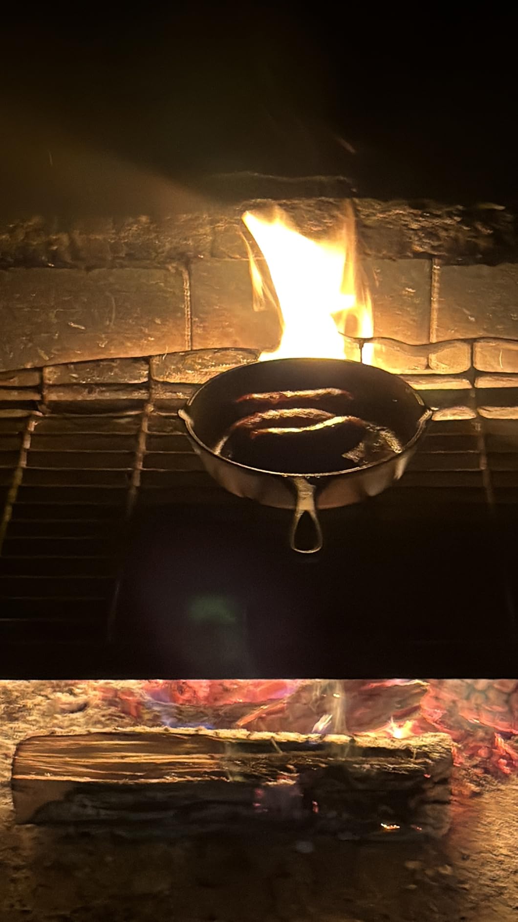 Lodge Wanderlust Series Cast Iron Tent Skillet, 8 Inches | Cast Iron Wanderlust Series Tent Skillet for Stovetop, Oven, Grill & Open Campfire Cooking, Non-Toxic, Made in USA customer photo 2