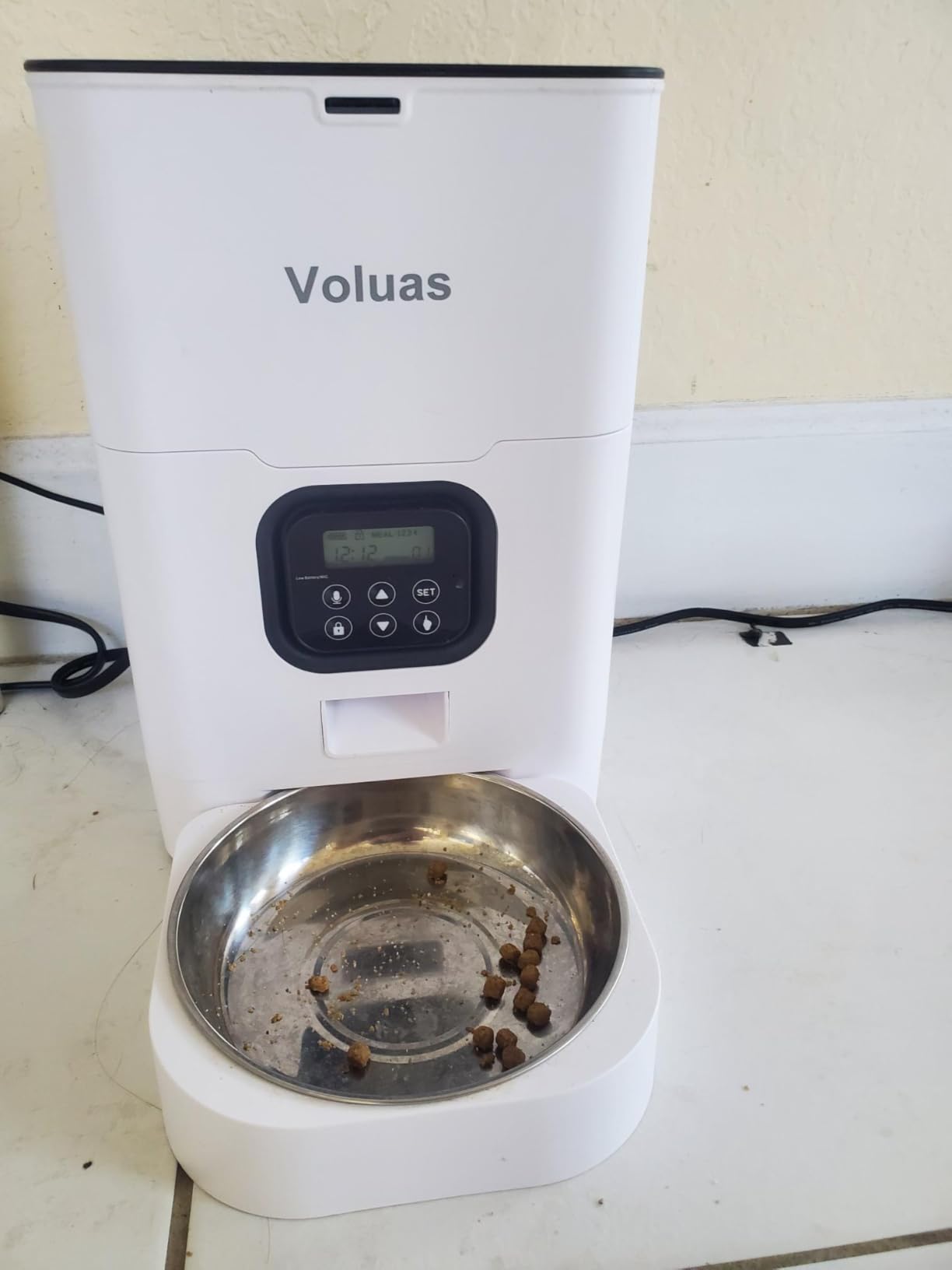 VOLUAS Automatic Cat Feeder, 4L Timed Dry Food Dispenser for Cats & Dogs | Programmable Portion Control, Up to 4 Meals Daily, Dual Power Supply, Power-Off Memory, 10-Second Voice Recorder customer photo 2