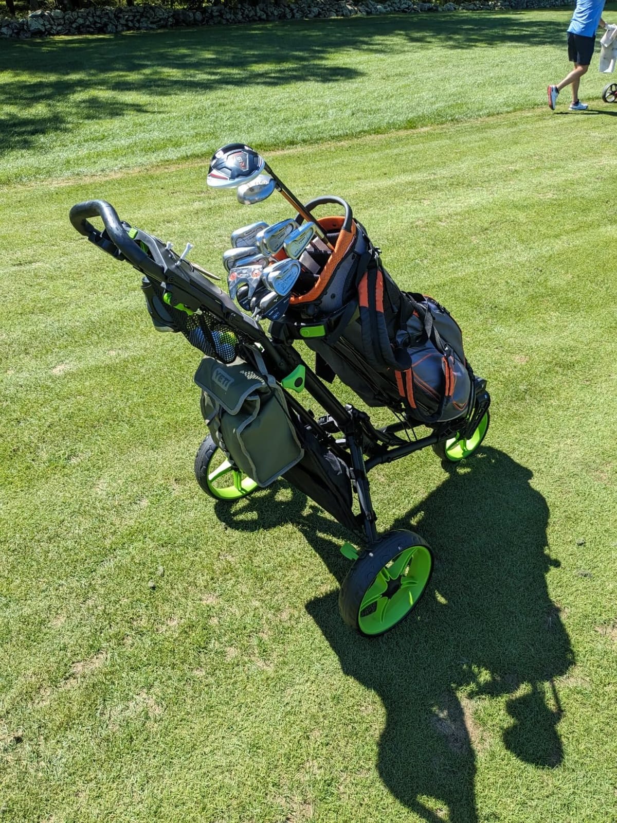 Caddytek CaddyLite ONE-Swivel V8 Golf Push Cart - Lightweight 3 Wheel Foldable Cart with One-Click Folding, 360° Swivel Front Wheel, Adjustable Handle, Cooler Basket, Umbrella & Drink Holder customer photo 1