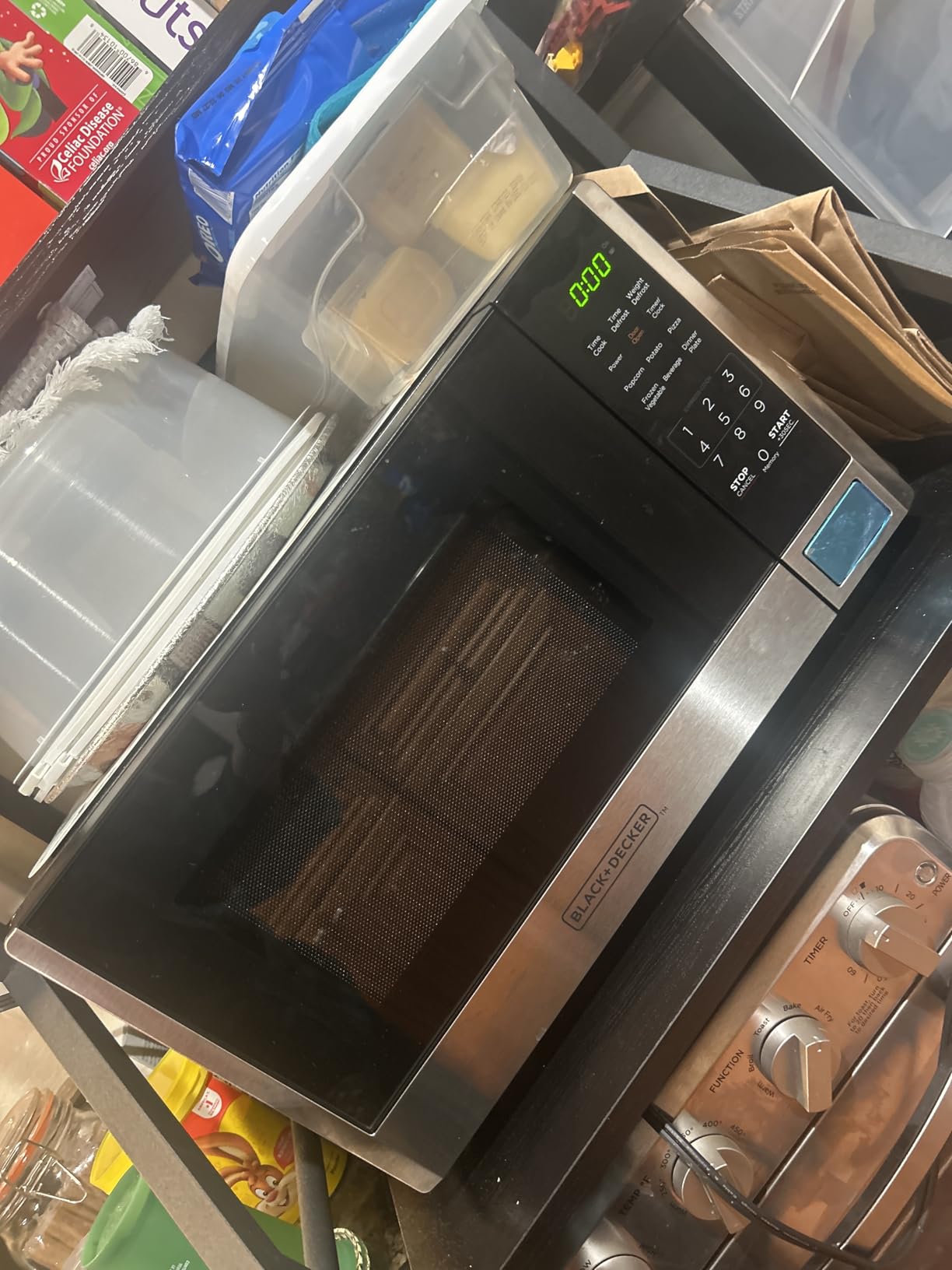 BLACK+DECKER Over the Range Microwave Oven, 1.9 Cu.Ft,1000W, 400 CFM customer photo 1