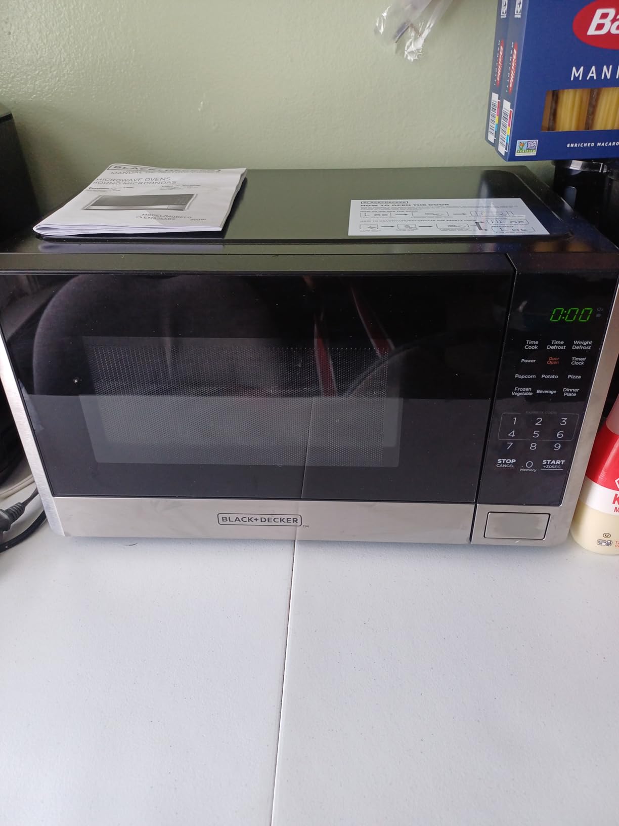 BLACK+DECKER Over the Range Microwave Oven, 1.9 Cu.Ft,1000W, 400 CFM customer photo 2