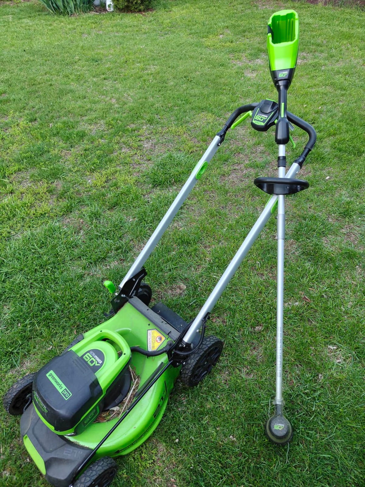 Greenworks 60V 21in Self-Propelled Lawn Mower, (2) 4.0 Ah Battery Kit customer photo 2