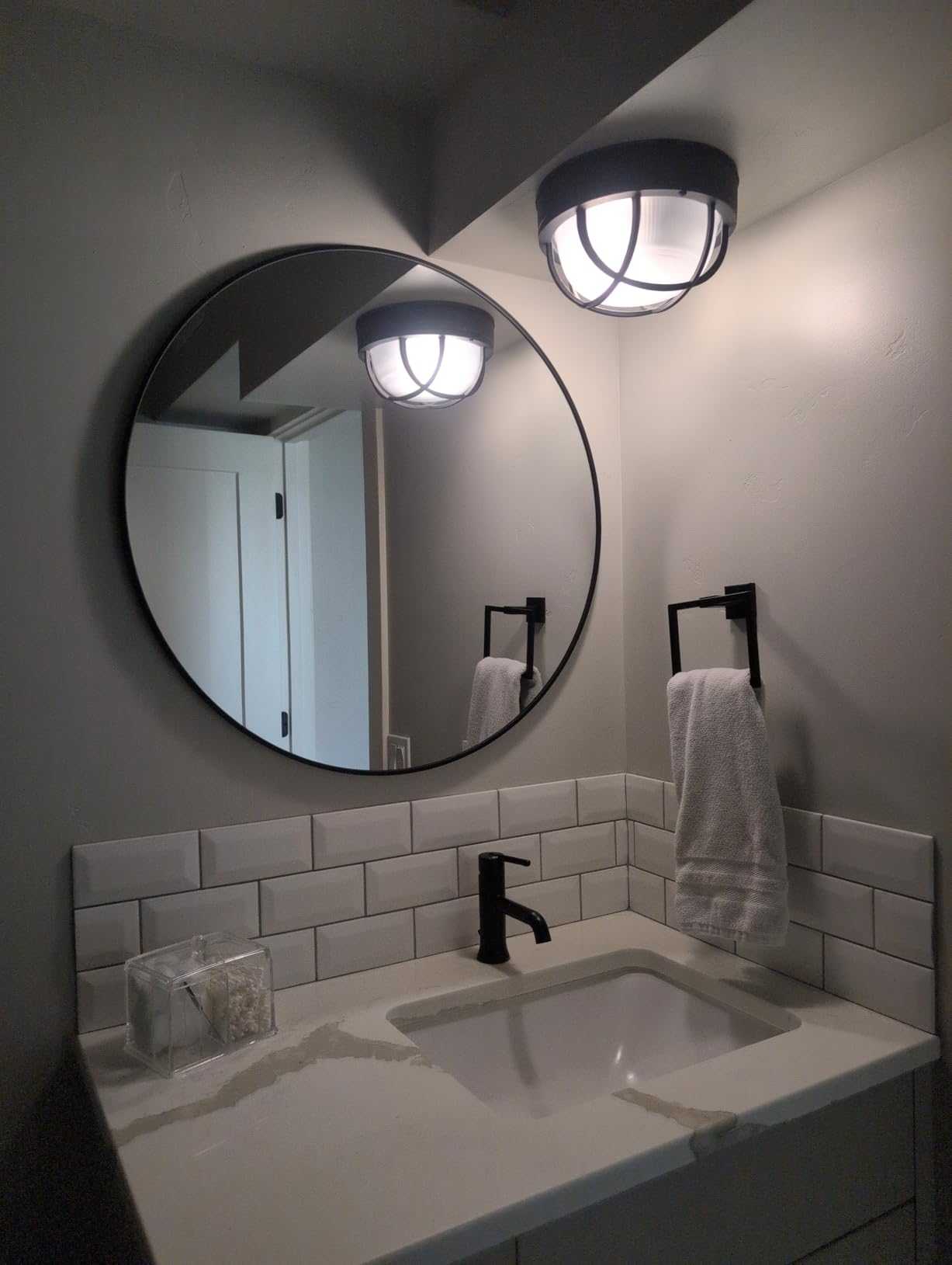 HARRITPURE Round Mirror 30 Black Wall Mounted Circle Mirrors customer photo 2