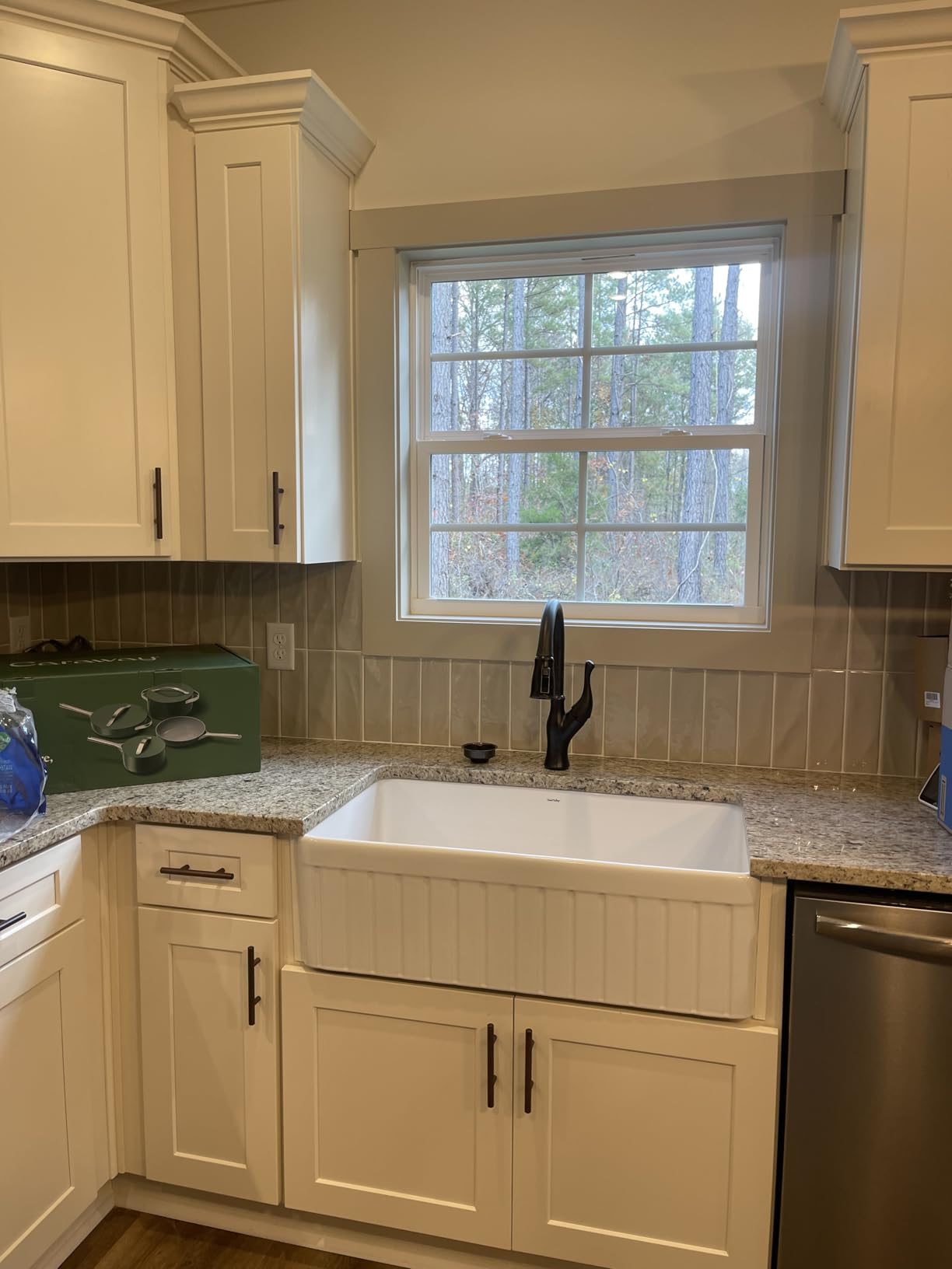DeerValley White Farmhouse Sink Apron Front Farm Kitchen Sink 33 inch customer photo 1