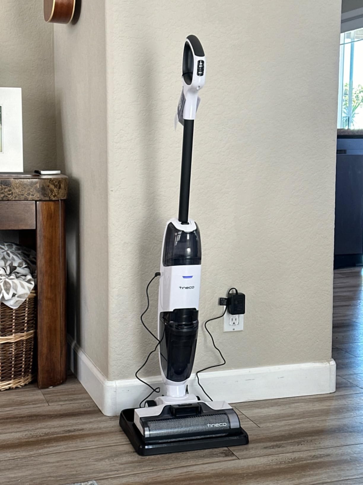 Tineco iFLOOR 2 Complete Wet Dry Vacuum, Hard Floor, Cordless customer photo 2