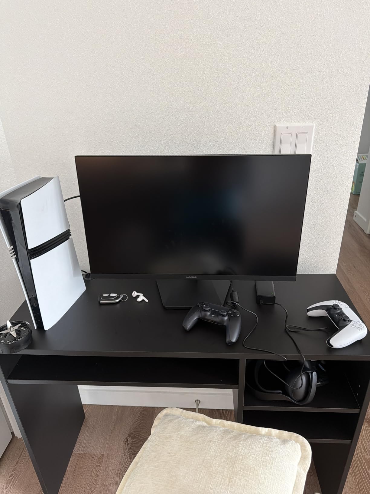 KOORUI 24 Inch Gaming Monitor, 180Hz 1080P VA Display with 3000:1 Contrast, FHD Eye Care, HDMI & VGA, VESA 100x100mm Mountable for Dorm Room, Dual-Screen Setup, PC and Console Gaming customer photo 2