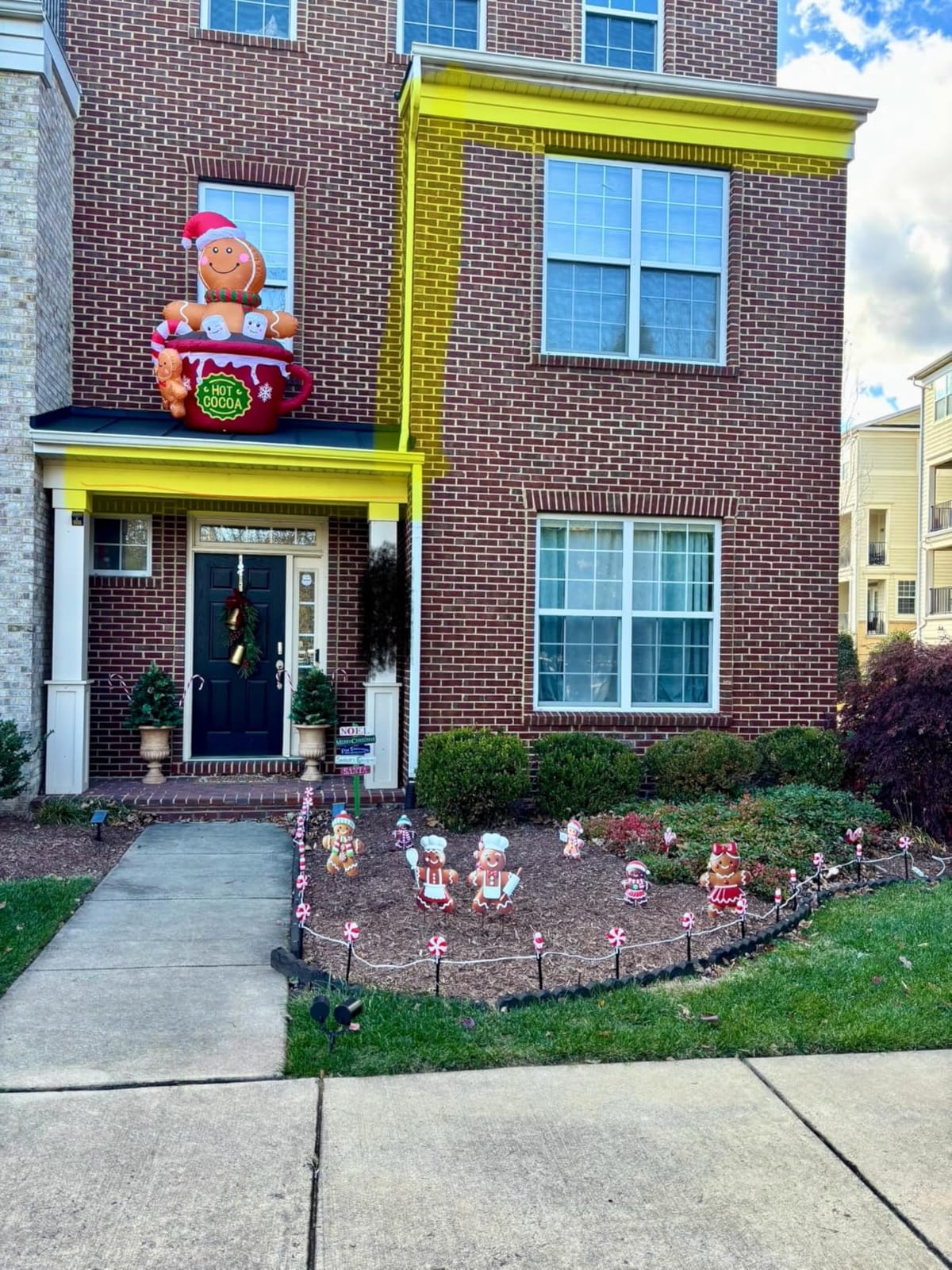 ZPISF 6 FT Christmas Inflatables Outdoor Decorations, Cute Christmas Blow Up Yard Decorations Gingerbread Man in Hot Cocoa Mug Scene for Garden Lawn Xmas Decor customer photo 2