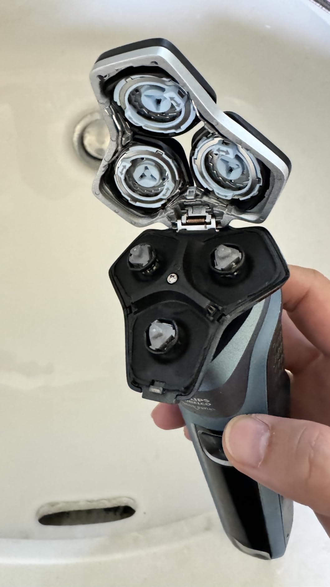 Philips Norelco 5400 Electric Shaver, Storm Blue | 45 Self Sharpening SteelPrecision Blades, 360° Flexible Heads, SenseIQ Technology, LED Display, Pop-up Trimmer, S5880/81 customer photo 1