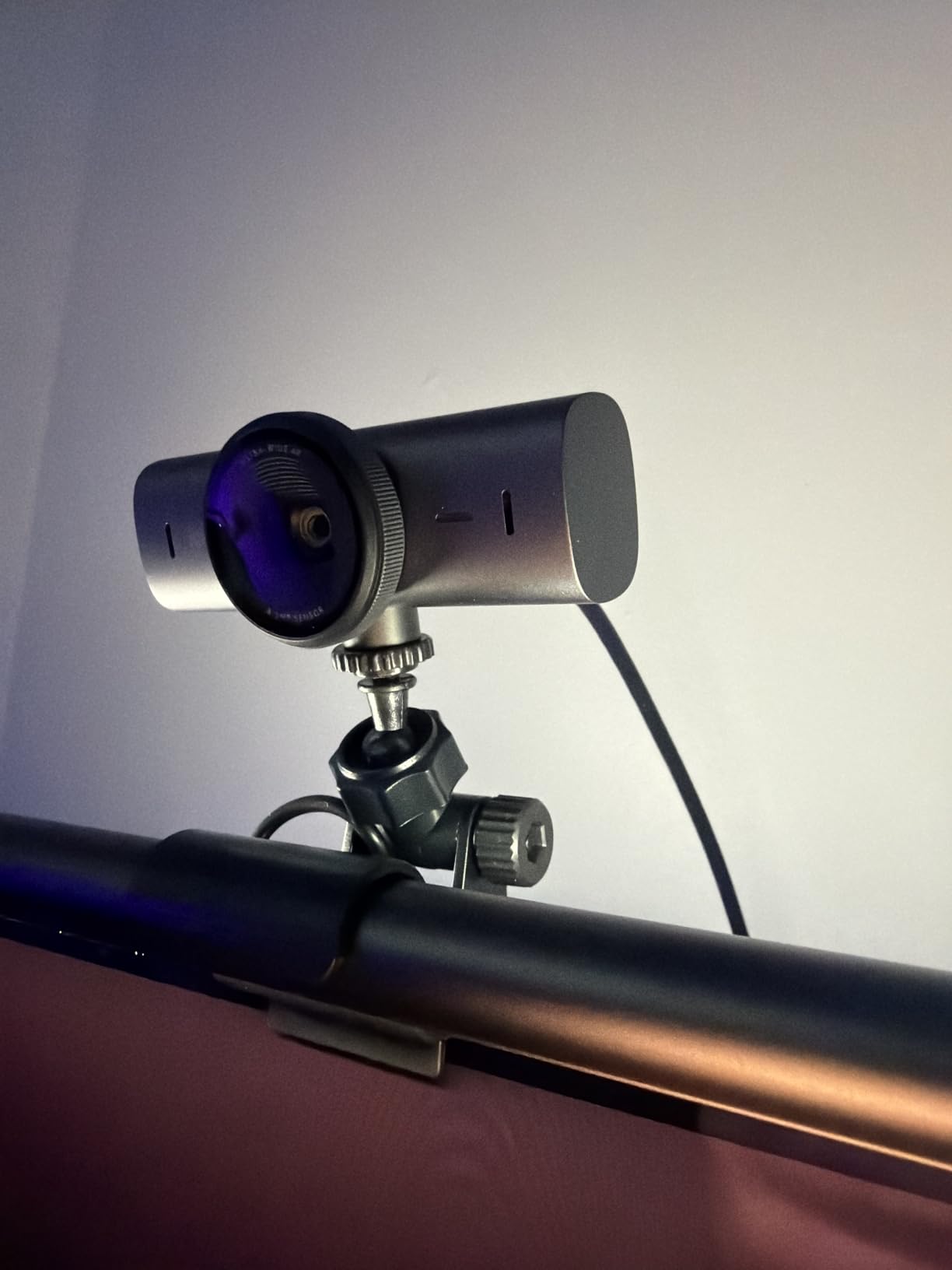 Logitech MX Brio Ultra HD 4K Webcam Collaboration and Streaming - Graphite | Ideal for collaboration and streaming, Show Mode, works with Microsoft Teams, Zoom, Google Meet, Nintendo Switch 2 customer photo 2