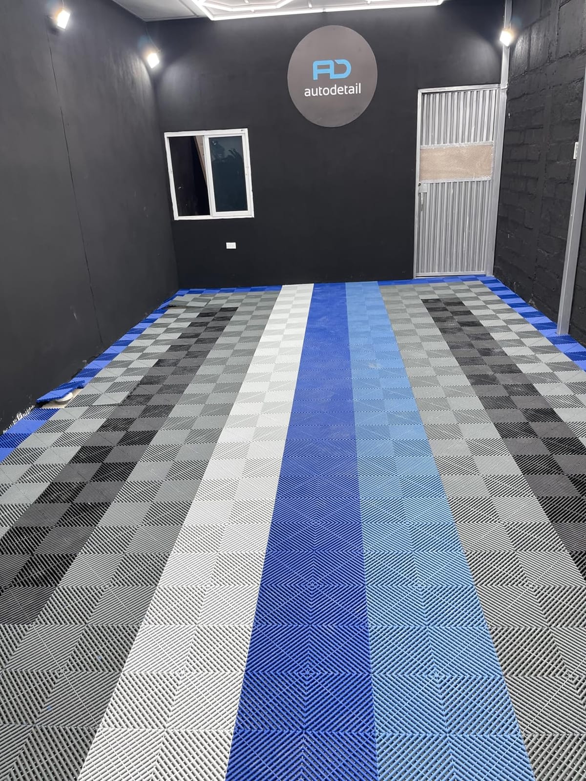 Swisstrax Ribtrax PRO Garage Floor Tiles, 15.75