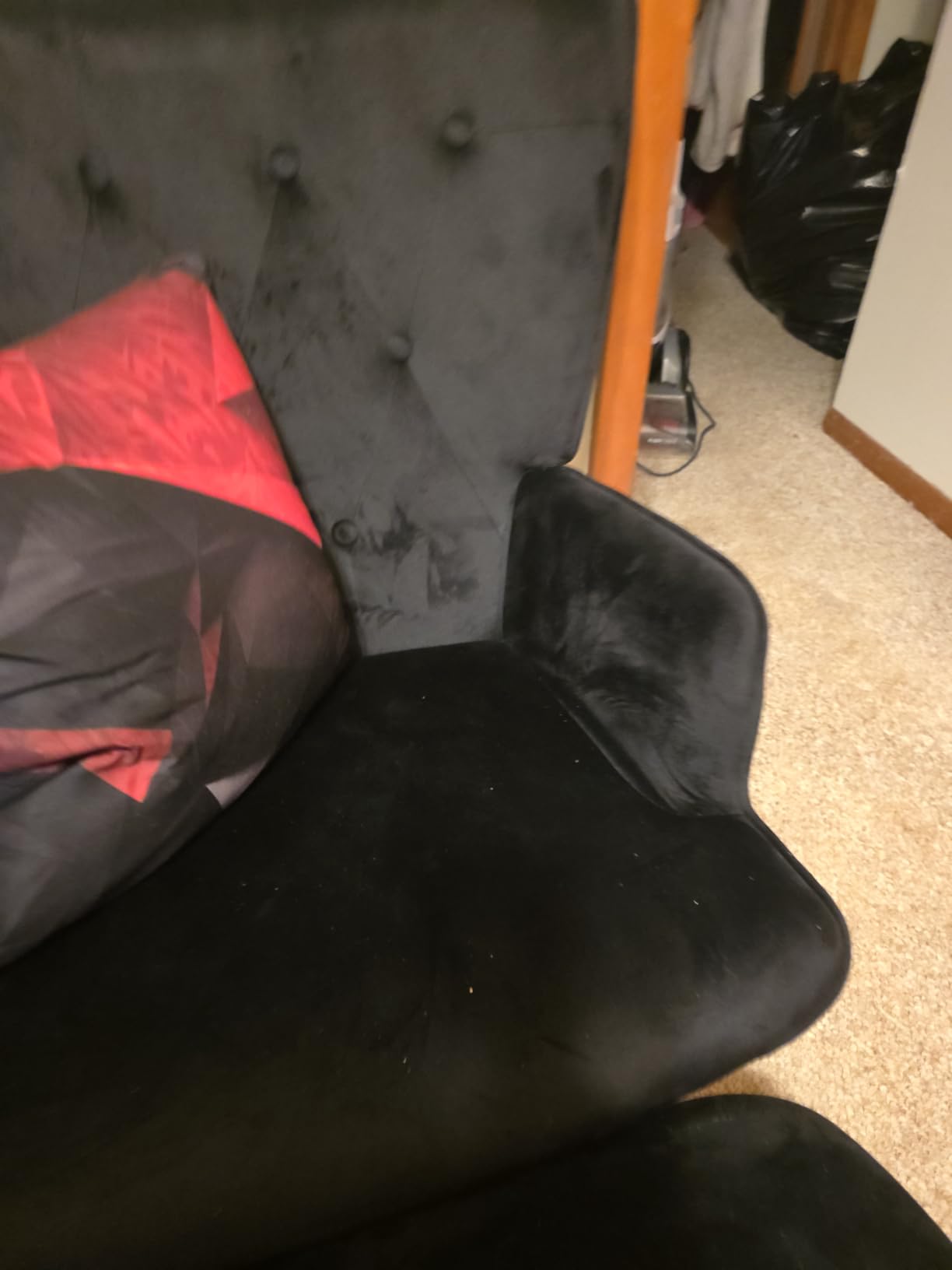 Furniliving Velvet Accent Chair Modern Upholstered Side Armchair with Tapered Legs Tufted Button Wingback Sofa Chairs Tall Back Reading for Living Room Bedroom Waiting Room, Black customer photo 2