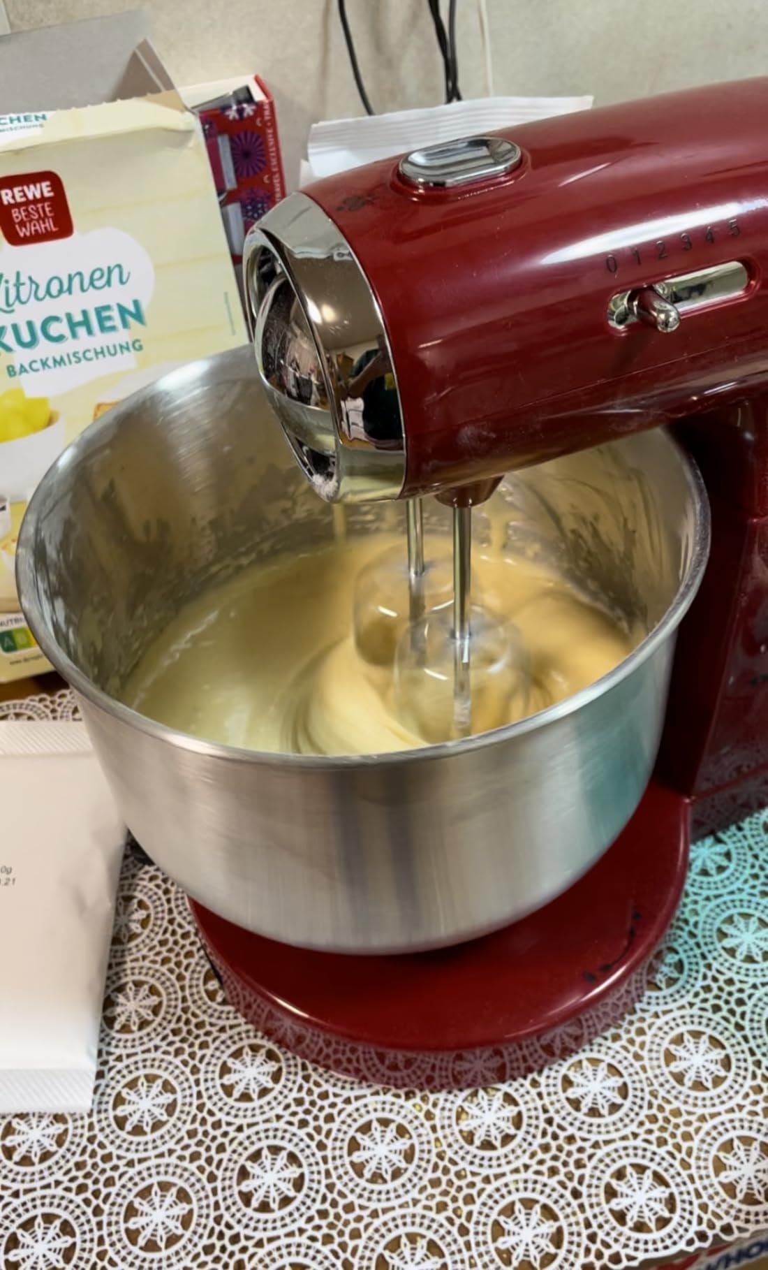 OVENTE Electric Stand Mixer, 3.5 QT, 5 Mixing Speeds, 250W, Black SM680B | Stainless Steel Mixing Bowl, Portable and Lightweight with 2 Egg Beater Whisk and Dough Hook customer photo 1
