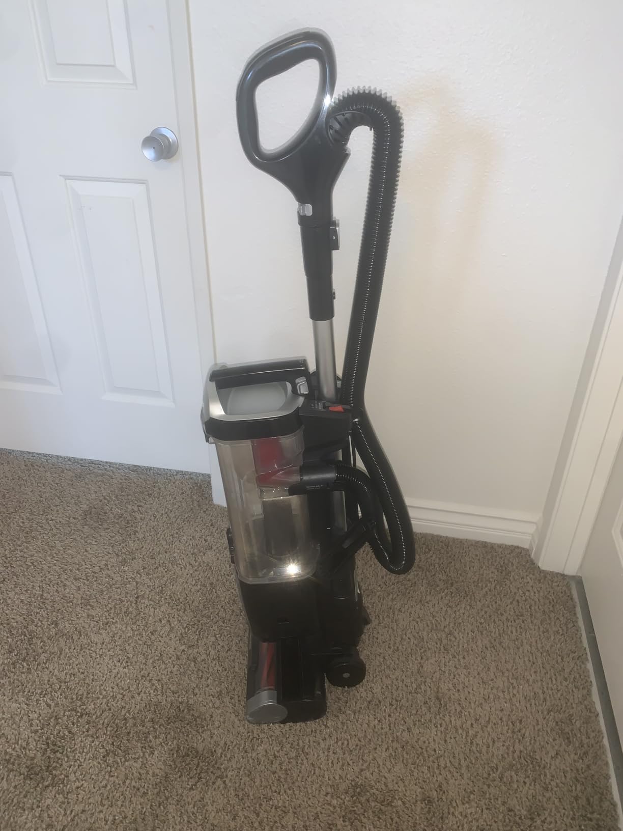 Shark ZU102 Rotator Pet Upright Vacuum with PowerFins HairPro & Odor Neutralizer Technology, Charcoal, 2.9 L Dust Cup customer photo 2