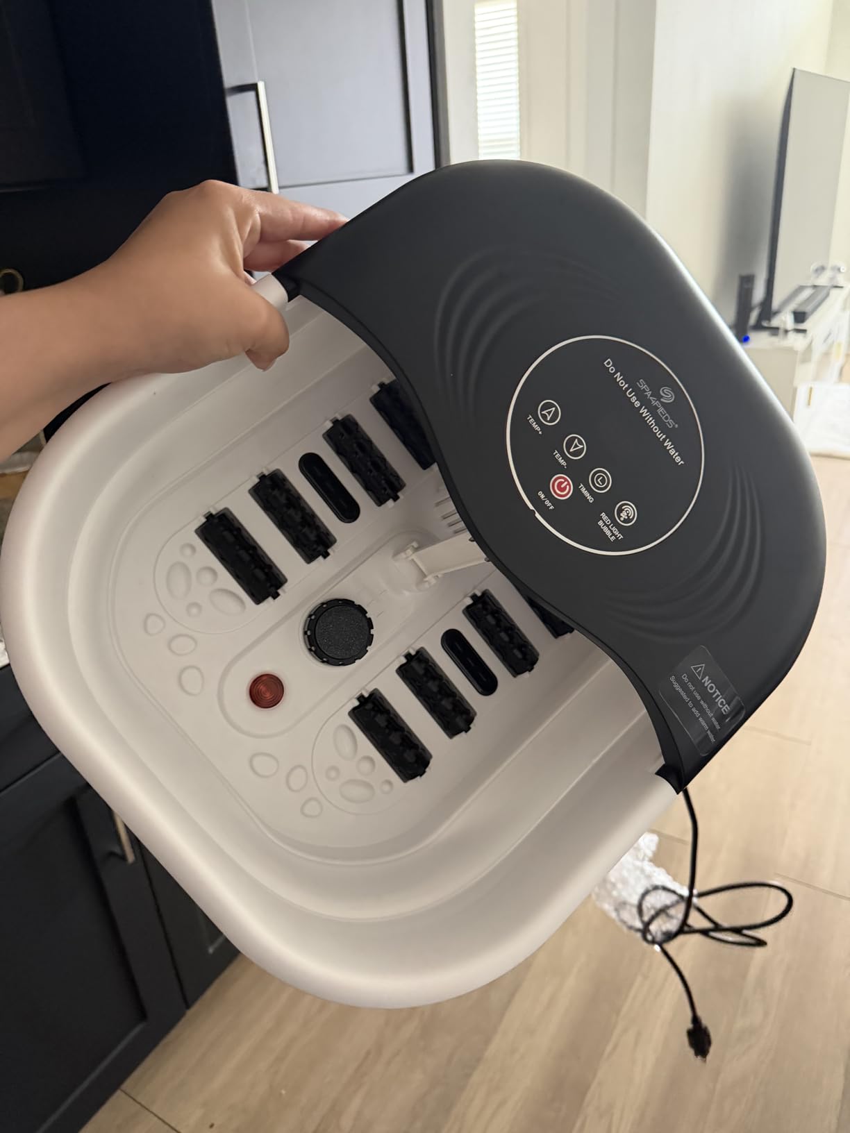 SPA4PIEDS Collapsible Heated Foot Spa Bath with Bubble, Foot Soaking Tub Featuring 8 Shiatsu Rollers, Pumice Stone and Built-in Timer for Mom, Dad and Foot Relaxation (Black) customer photo 2